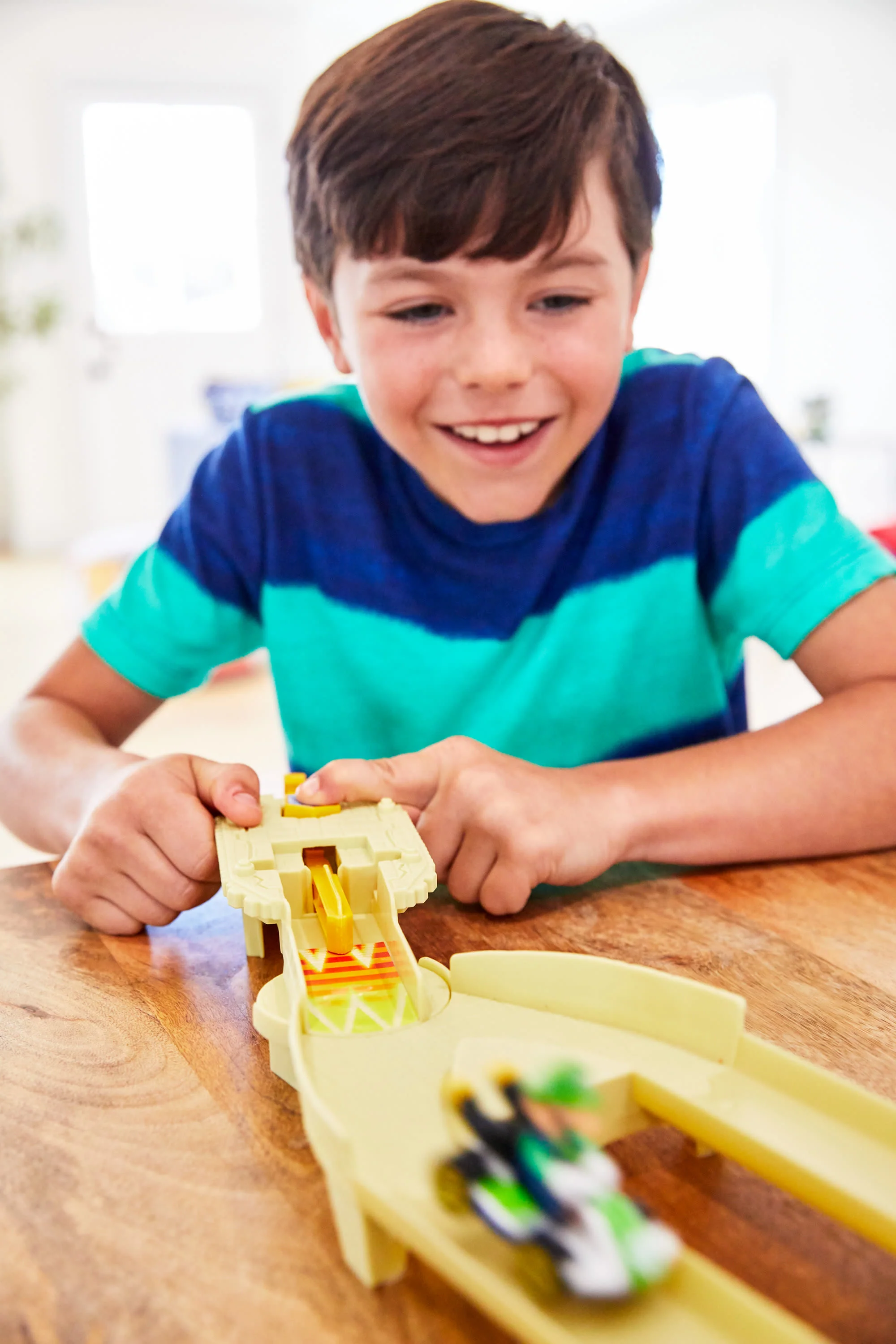 Hot Wheels Mario Kart  thwomp Ruins Track Set