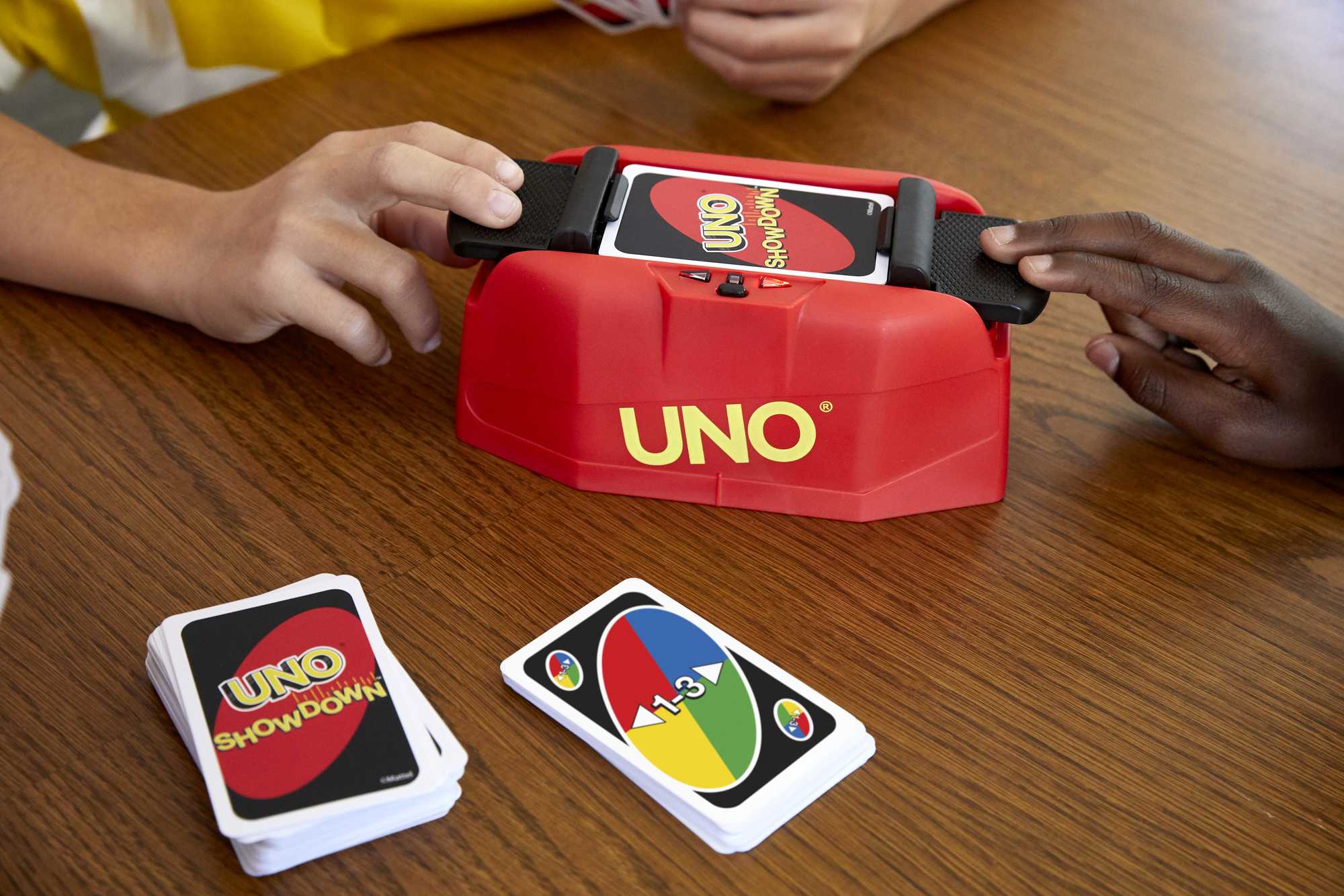 UNO Showdown Card Game