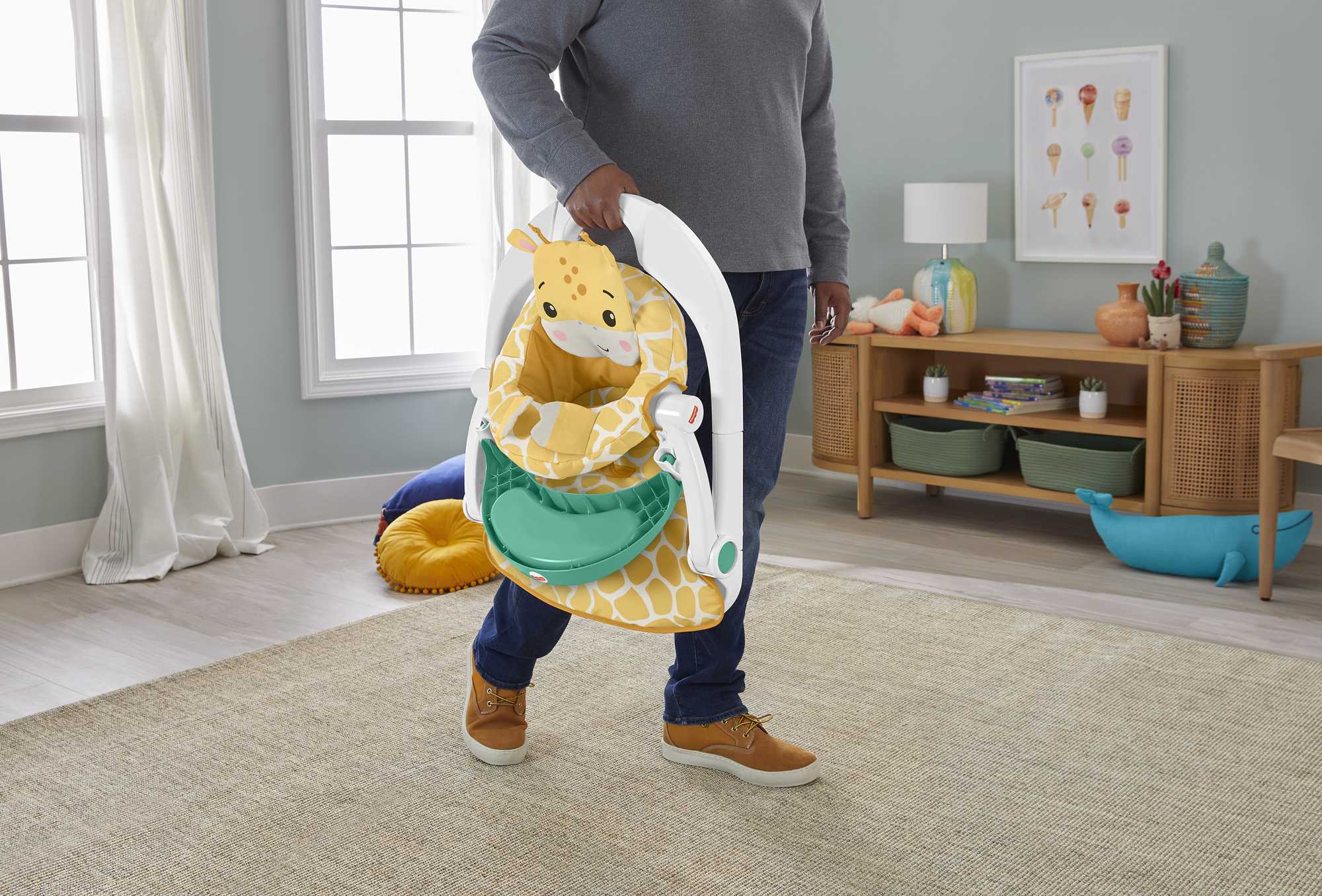 Fisher-Price Portable Baby Chairwith Snack Tray And Toy Bar, Premium Sit-Me-Up Seat, Giraffe