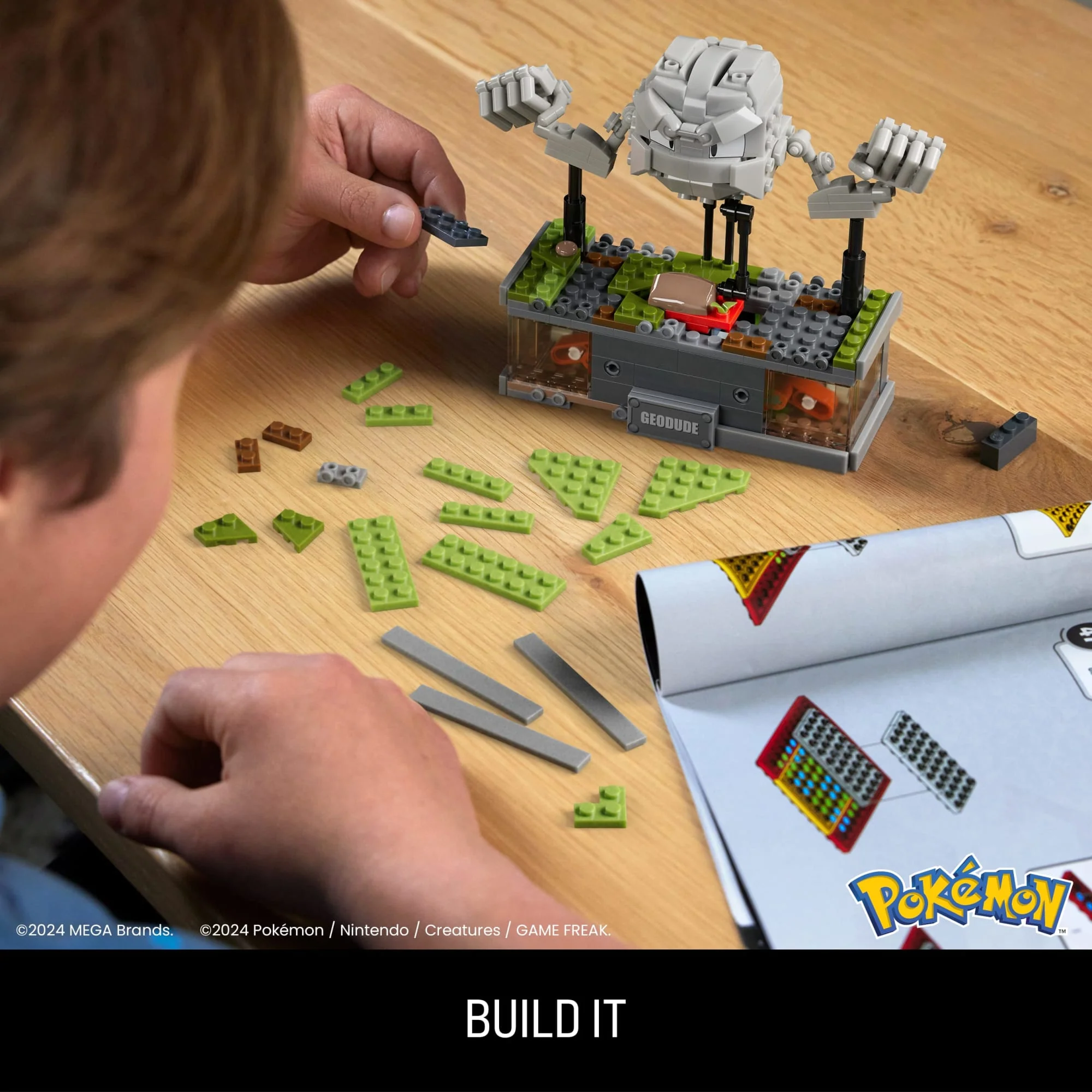 MEGA Pok��mon Mini Motion Geodude Building Kit With Motion (354 Pieces) For Collectors