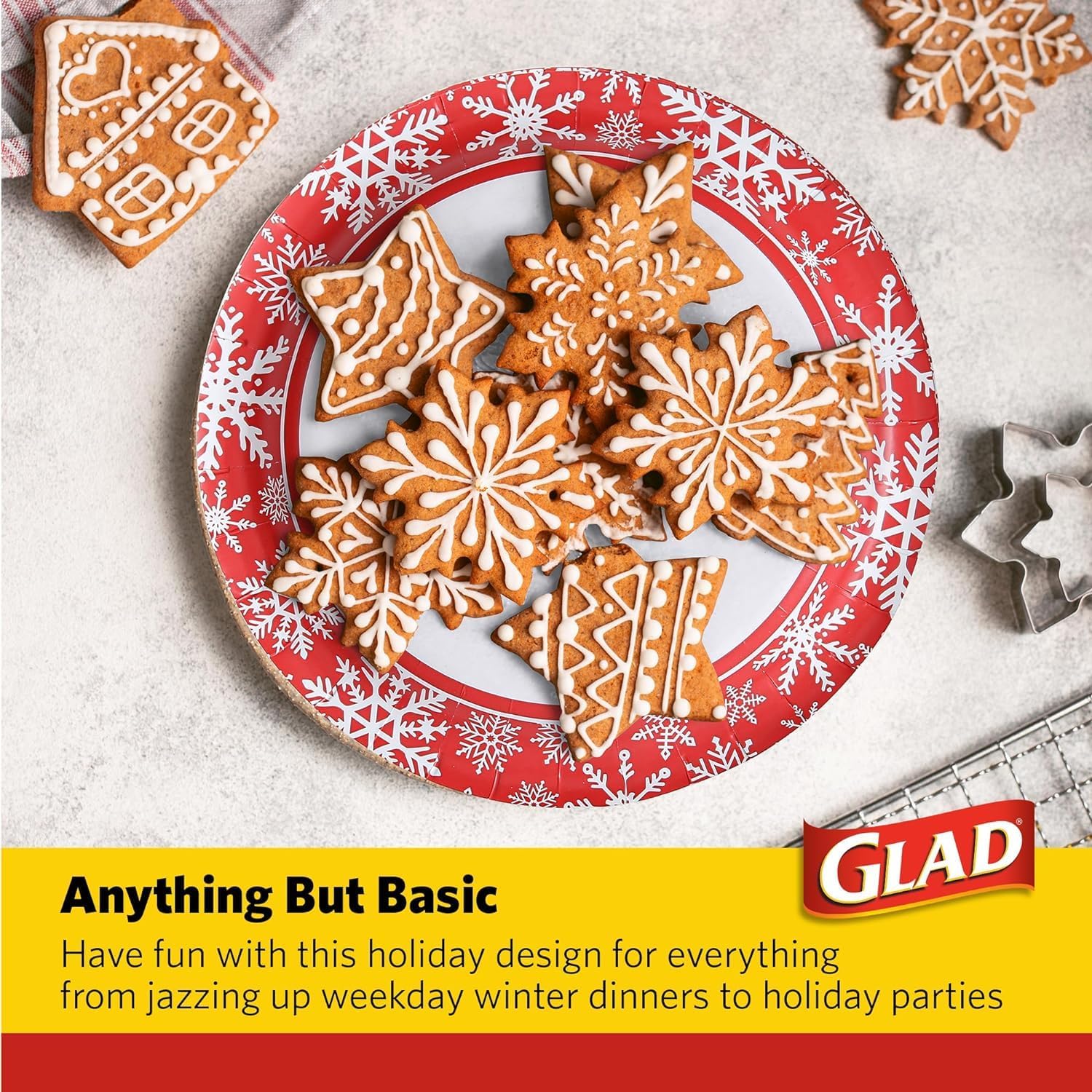 Glad Disposable Holiday Paper Plates, 10 Inch, 20 Count - Red Snowflake Design, Heavy Duty and Microwavable