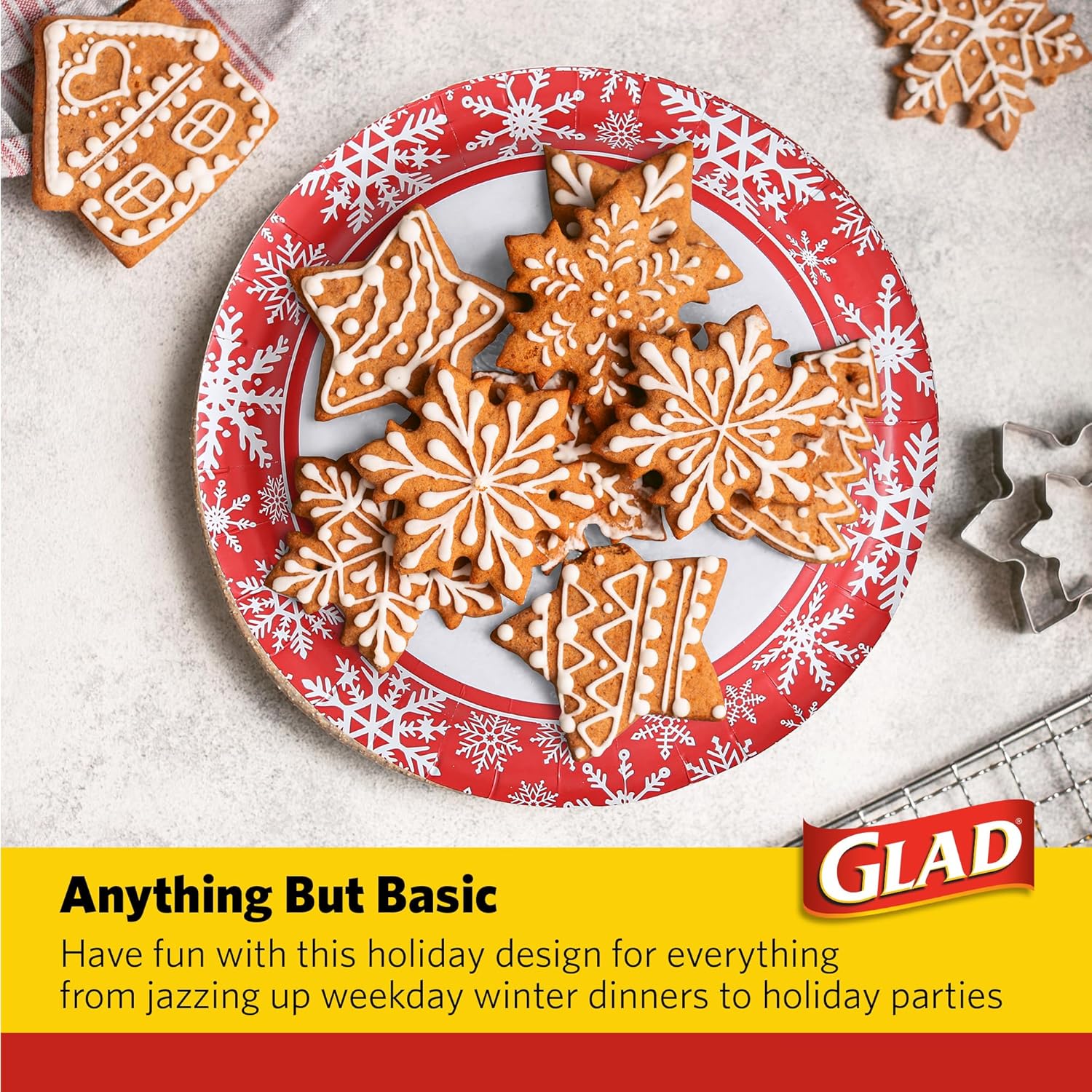 Glad Disposable Holiday Paper Plates, 10 Inch, 20 Count - Red Snowflake Design, Heavy Duty and Microwavable
