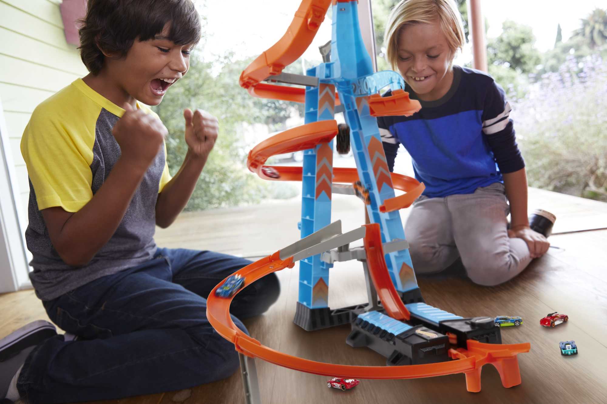Hot Wheels Sky Crash Tower Track Set, More Than 2.5-Ft Tall With Motorized Booster