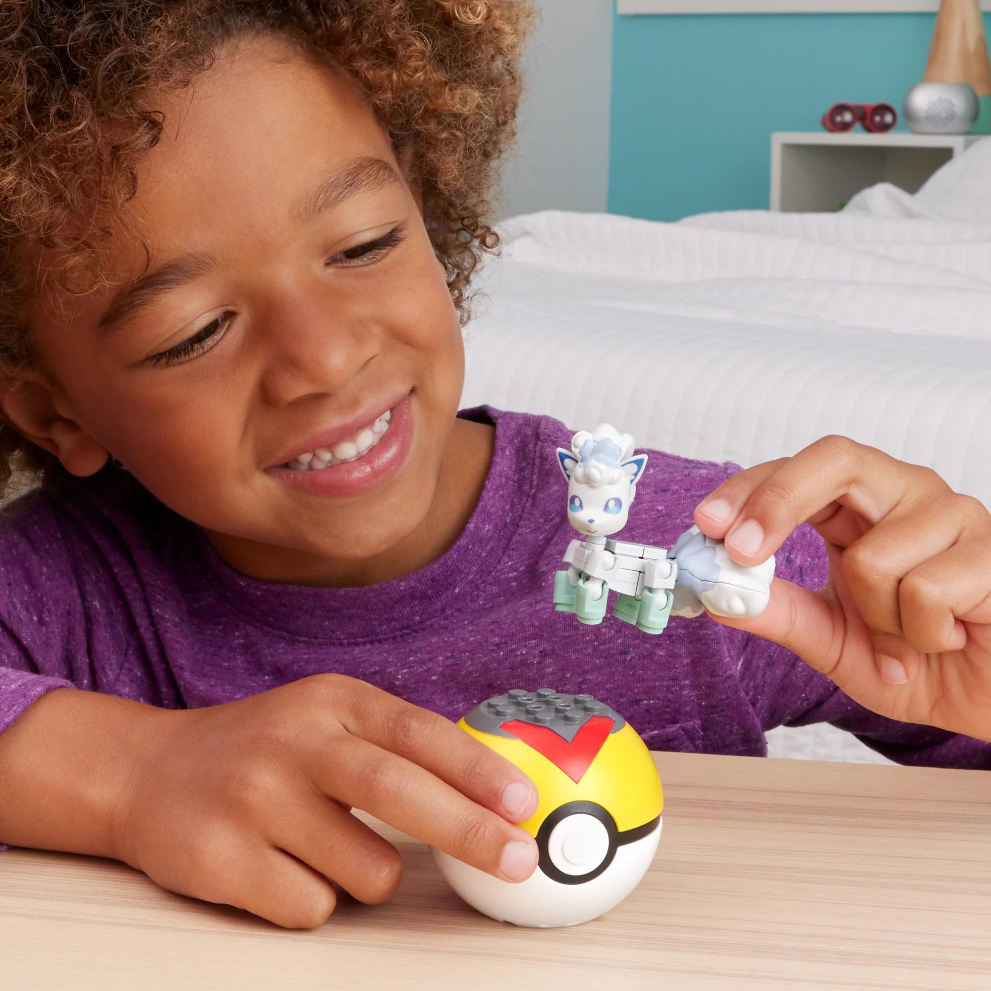 MEGA Pok��mon Alolan Vulpix Building Toy Kit, Poseable Action Figure (28 Pieces) For Kids