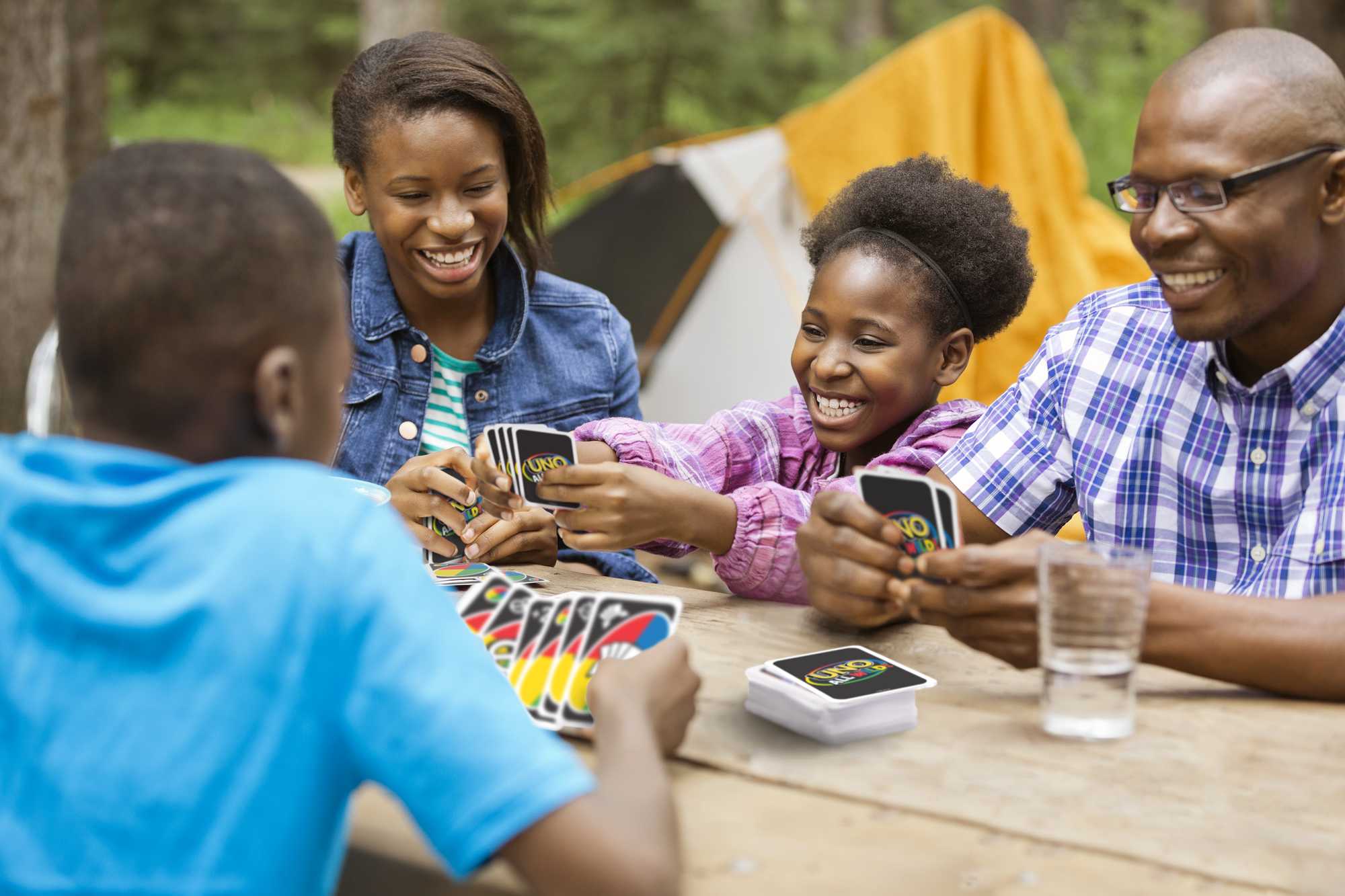 UNO All Wild Card Game For Family Night, Travel Game in Collectible Tin For 2-10 Players