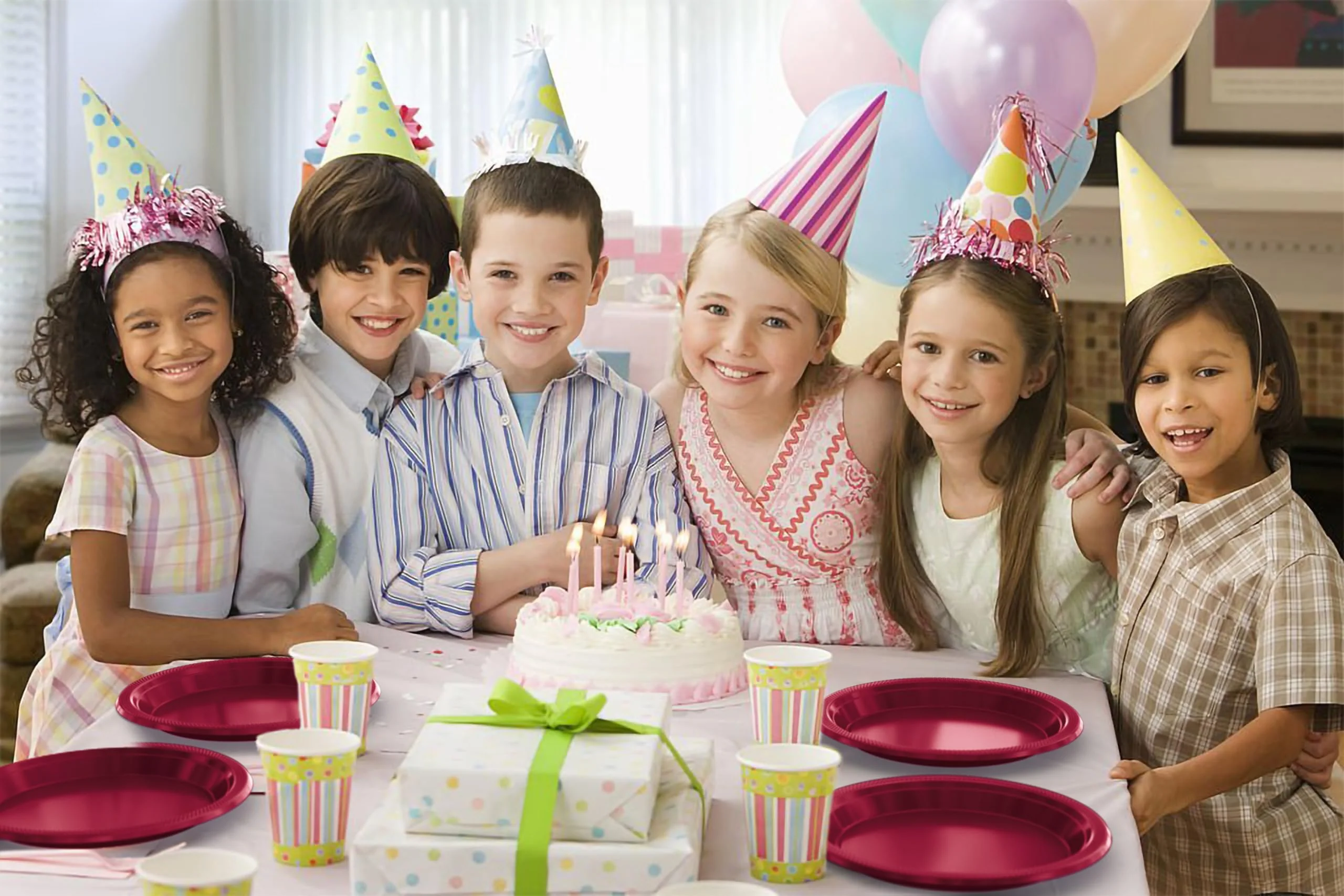 9 In. Burgundy Plastic Plates | 50 Count