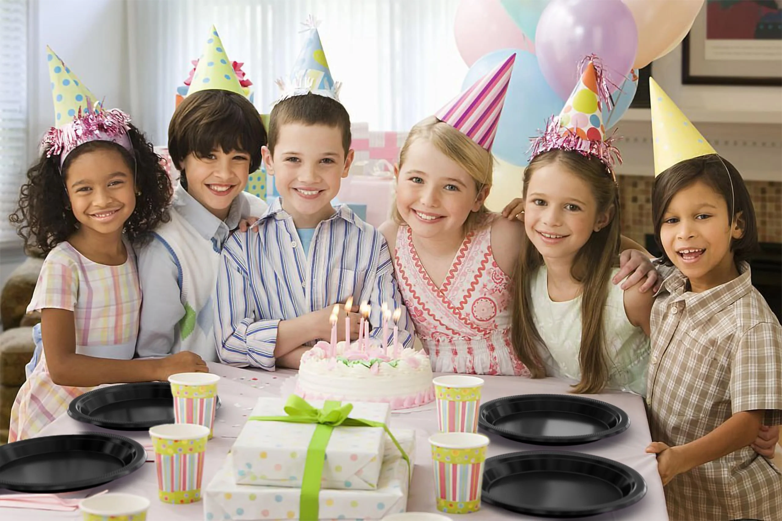 7 In. Black Plastic Plates | 50 Count