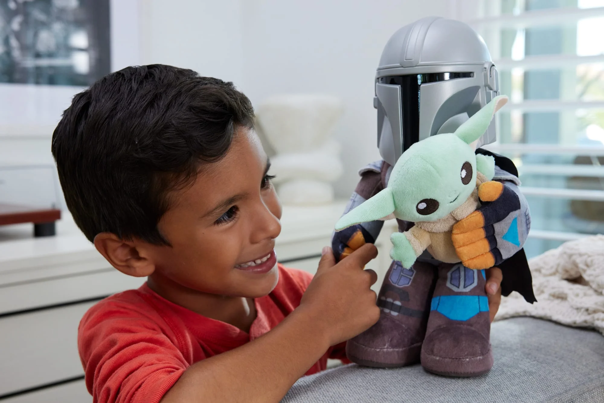 Star Wars Clan Of Two: the Mandalorian Plush Set With Sound