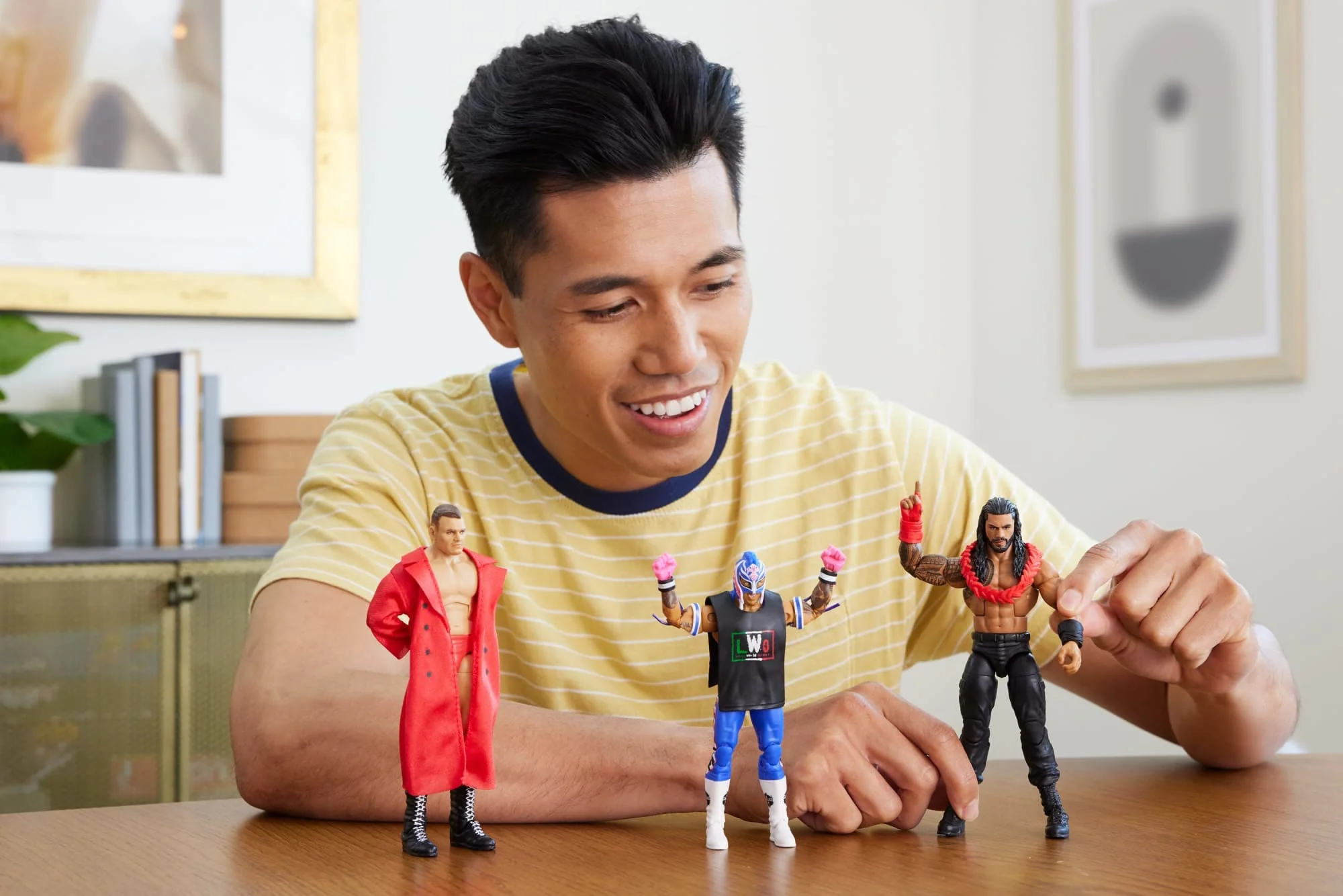 WWE Elite Top Picks Rey Mysterio Action Figure & Accessories Set, 6-Inch Collectible