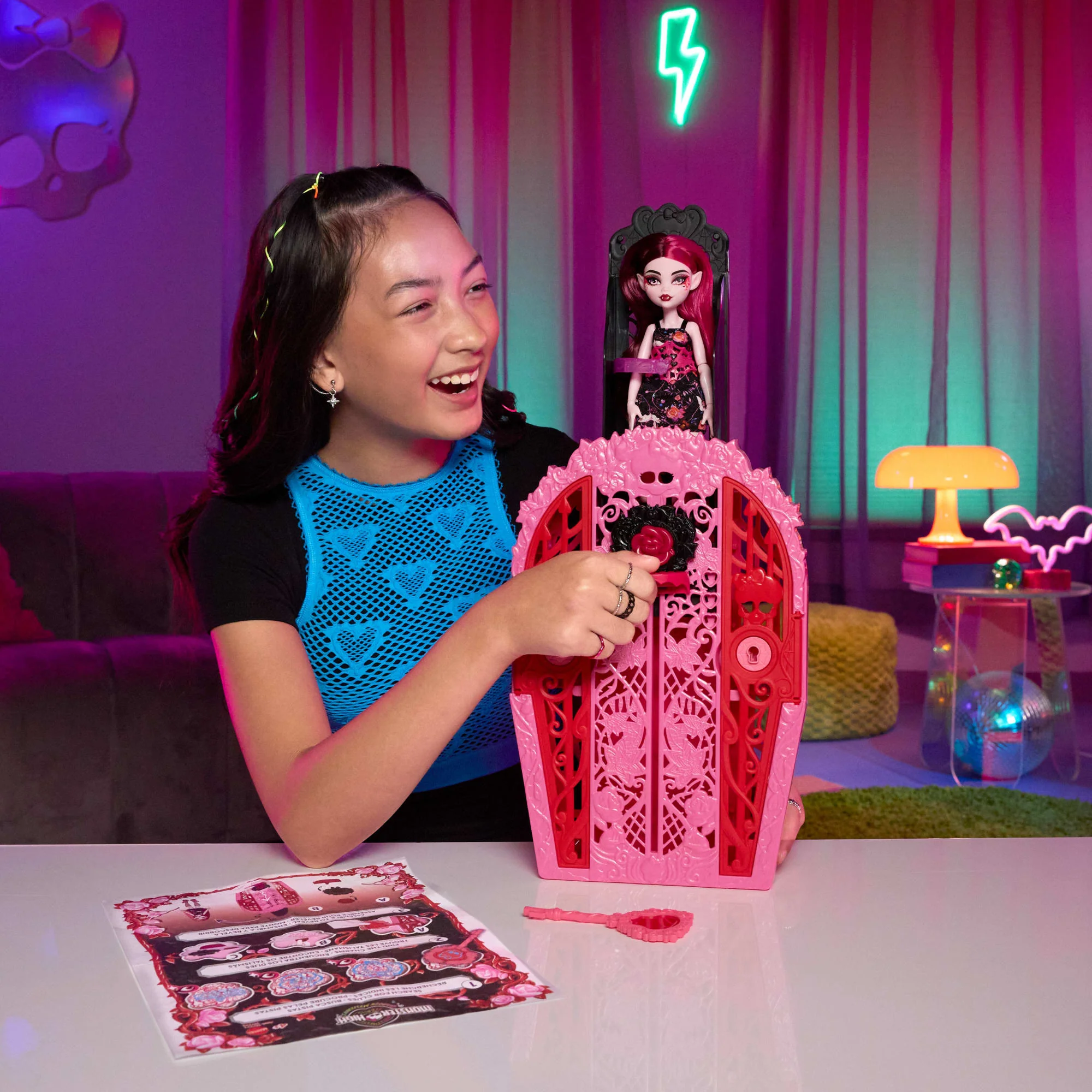 Monster High Skulltimate Secrets Garden Mysteries Playset, Draculaura Doll With 19+ Surprises