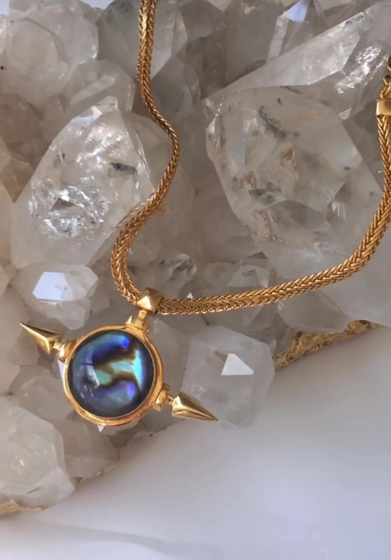 ALLE Equinoccio Mother of Pearl Necklace