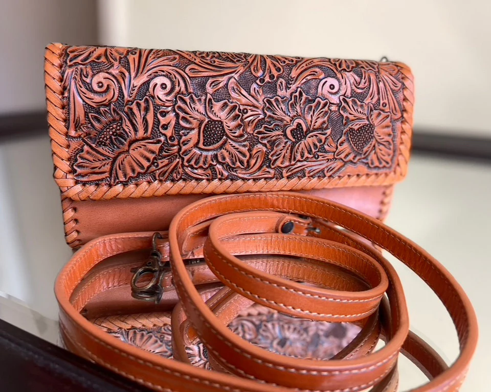 Crossbody & Clutch Bag 