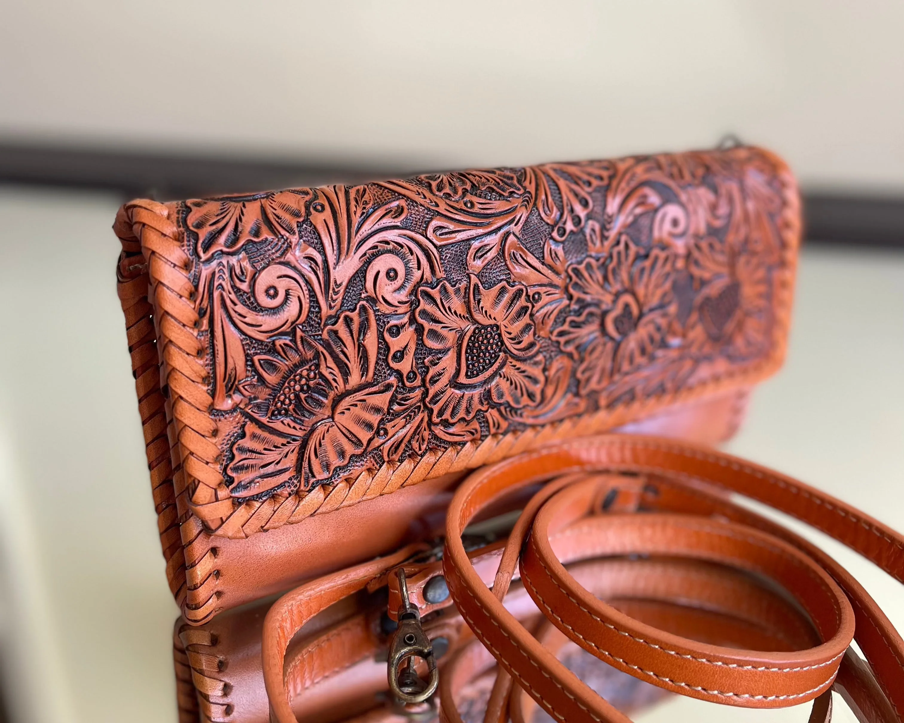 Crossbody & Clutch Bag 