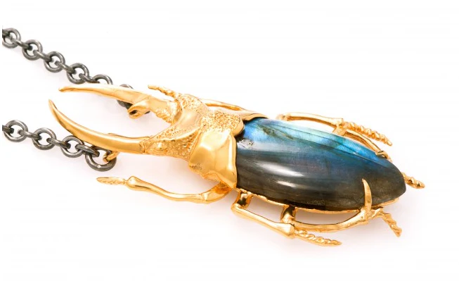 ALLE Escarabajo Labradorite Necklace
