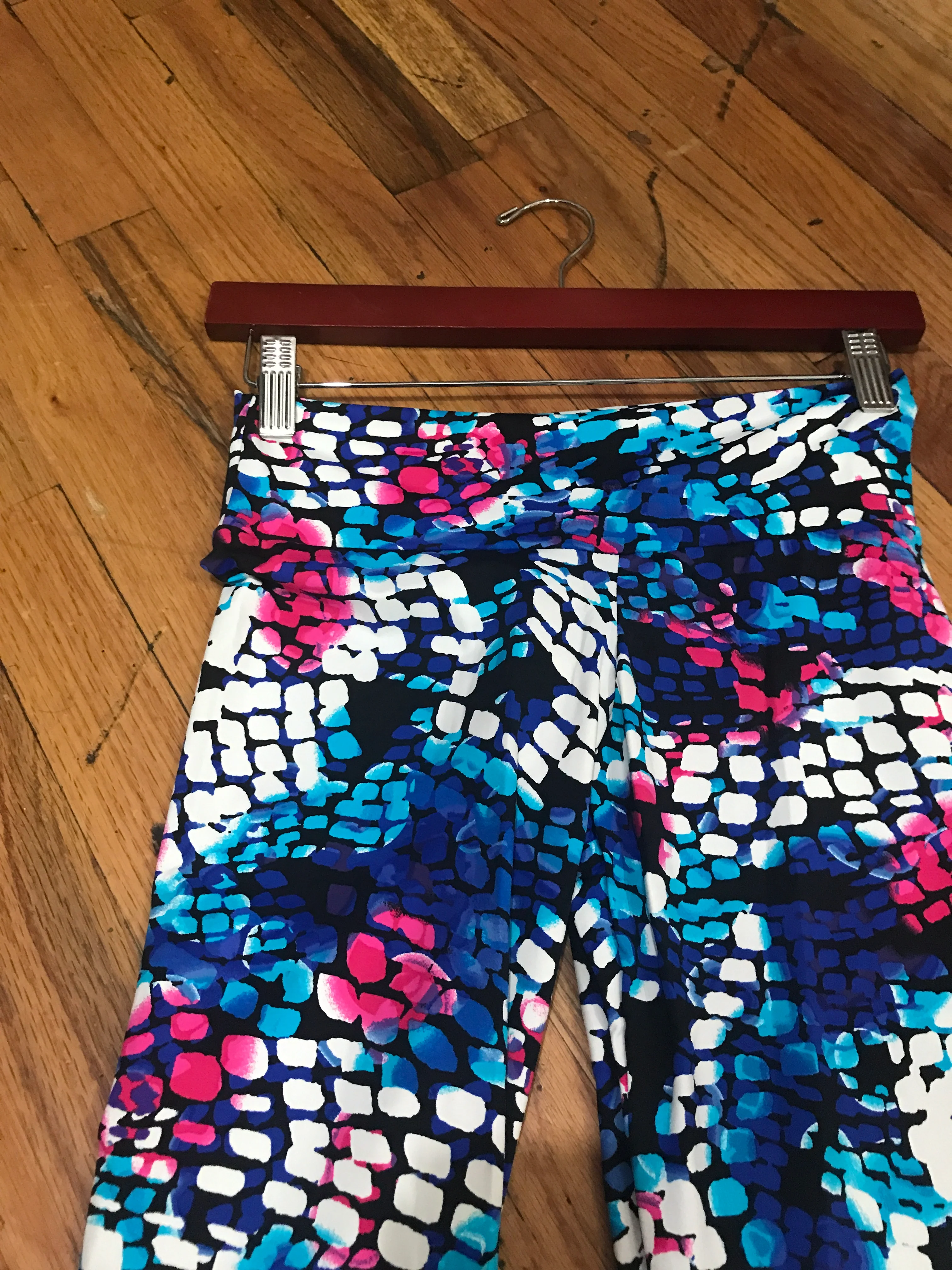 Women's Bitsy Bottom Capri Yoga Leggings