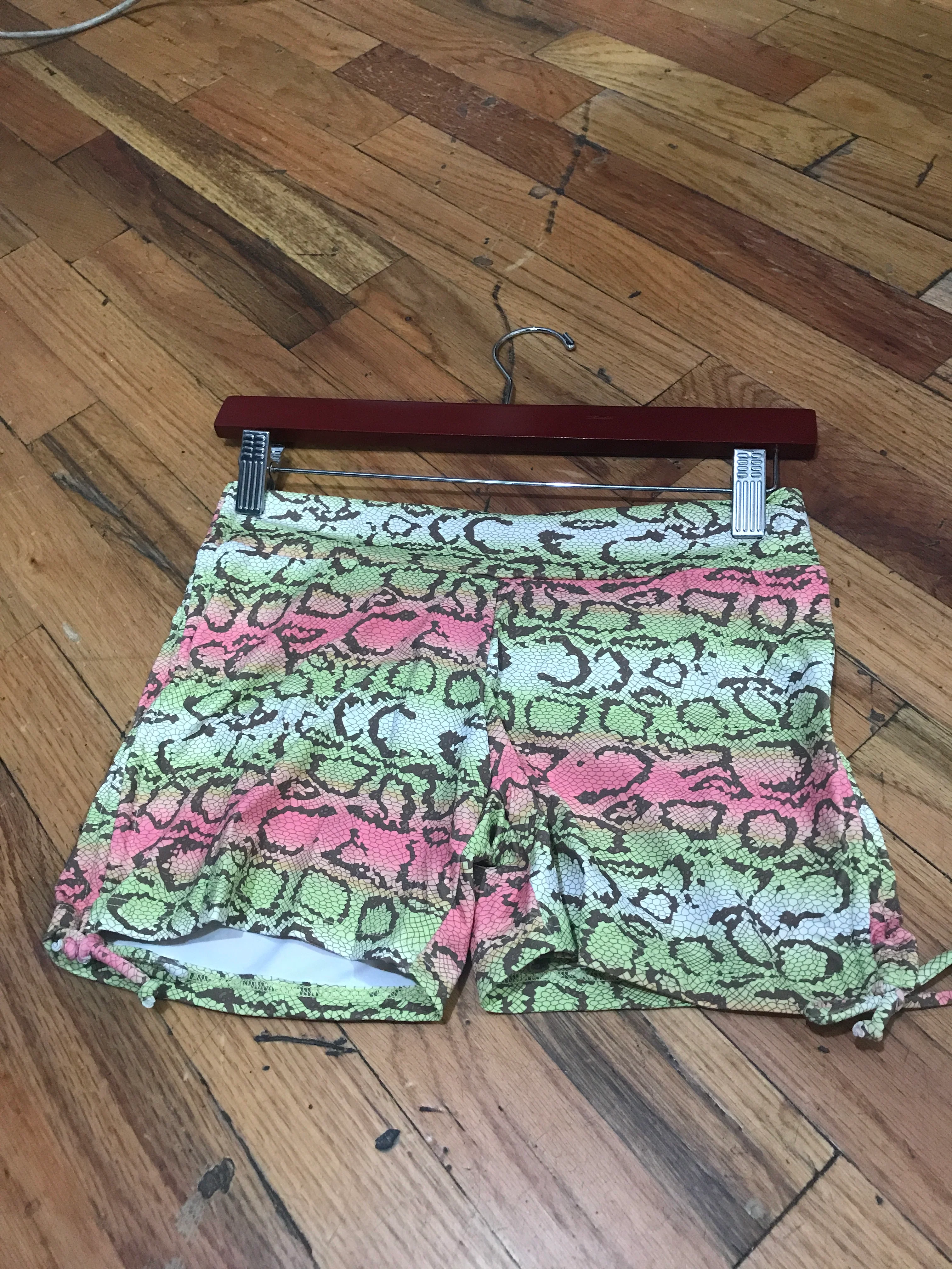 Women's Bitsy Bottom Yoga Shorts