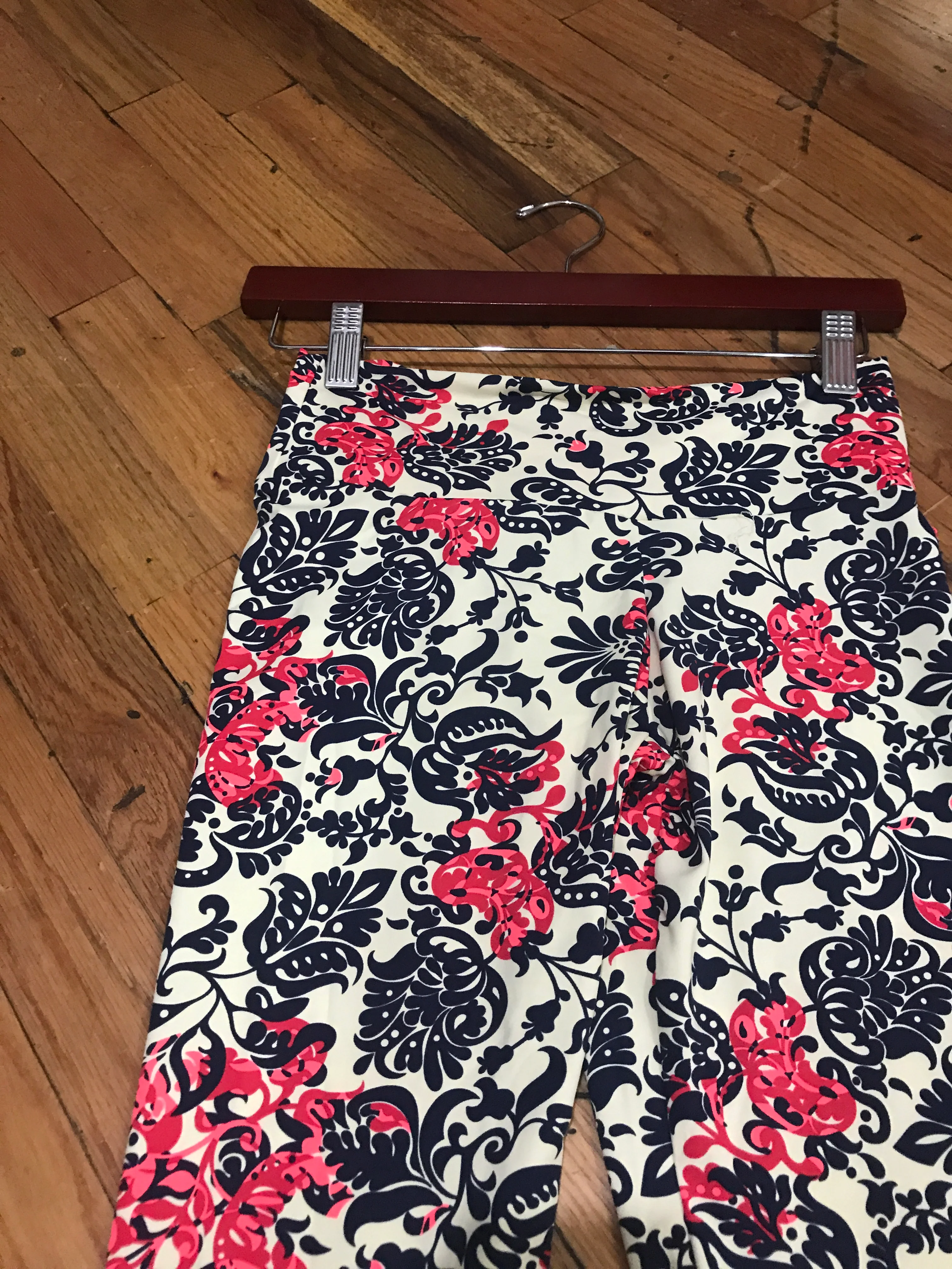 Women's Bitsy Bottom Capri Yoga Leggings