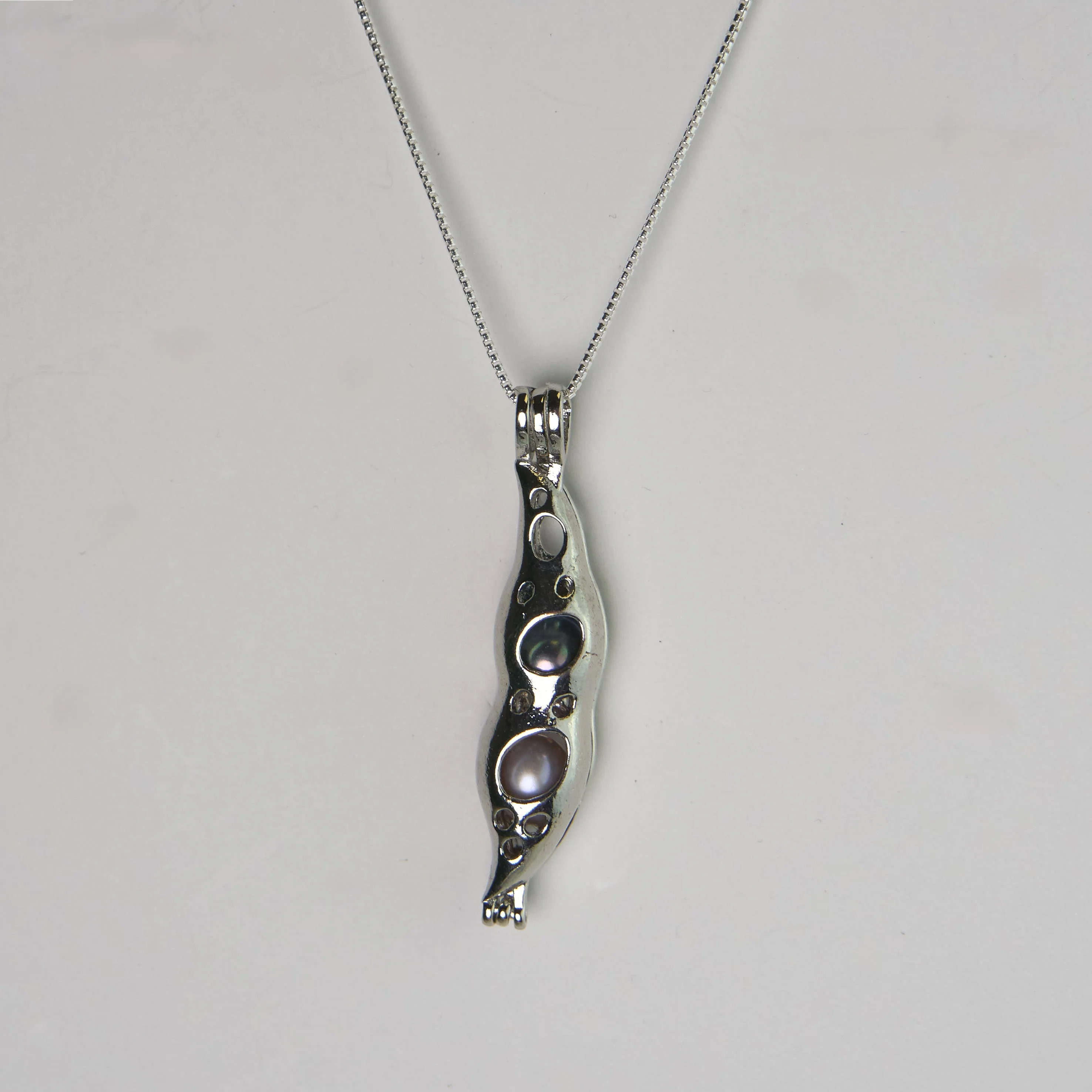 Bargain Cave - Two Peas in a Pod Cage Necklace