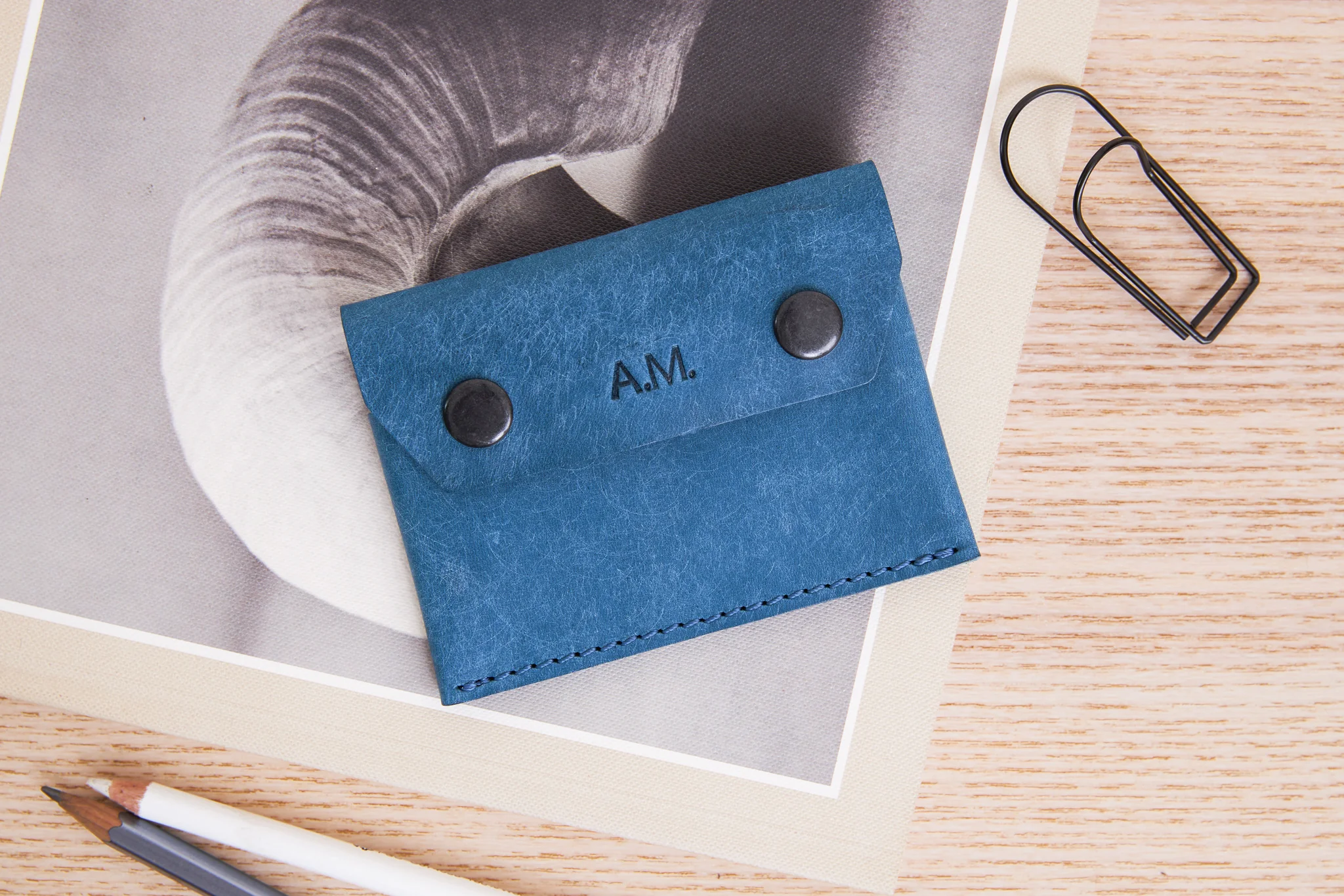 Wallet with AirTag Slot/ Ocean Blue