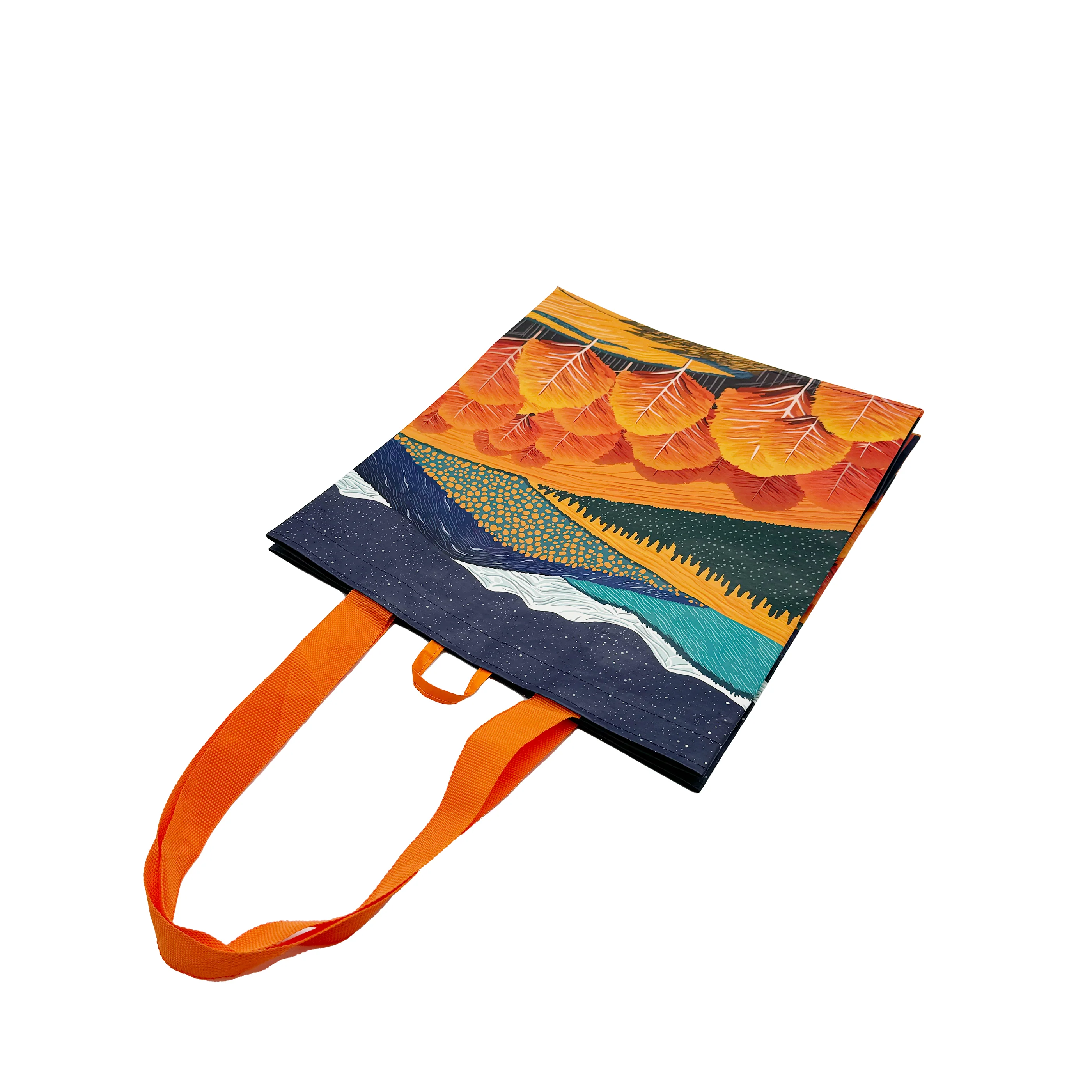 Everyday Medium Tote in Mountains