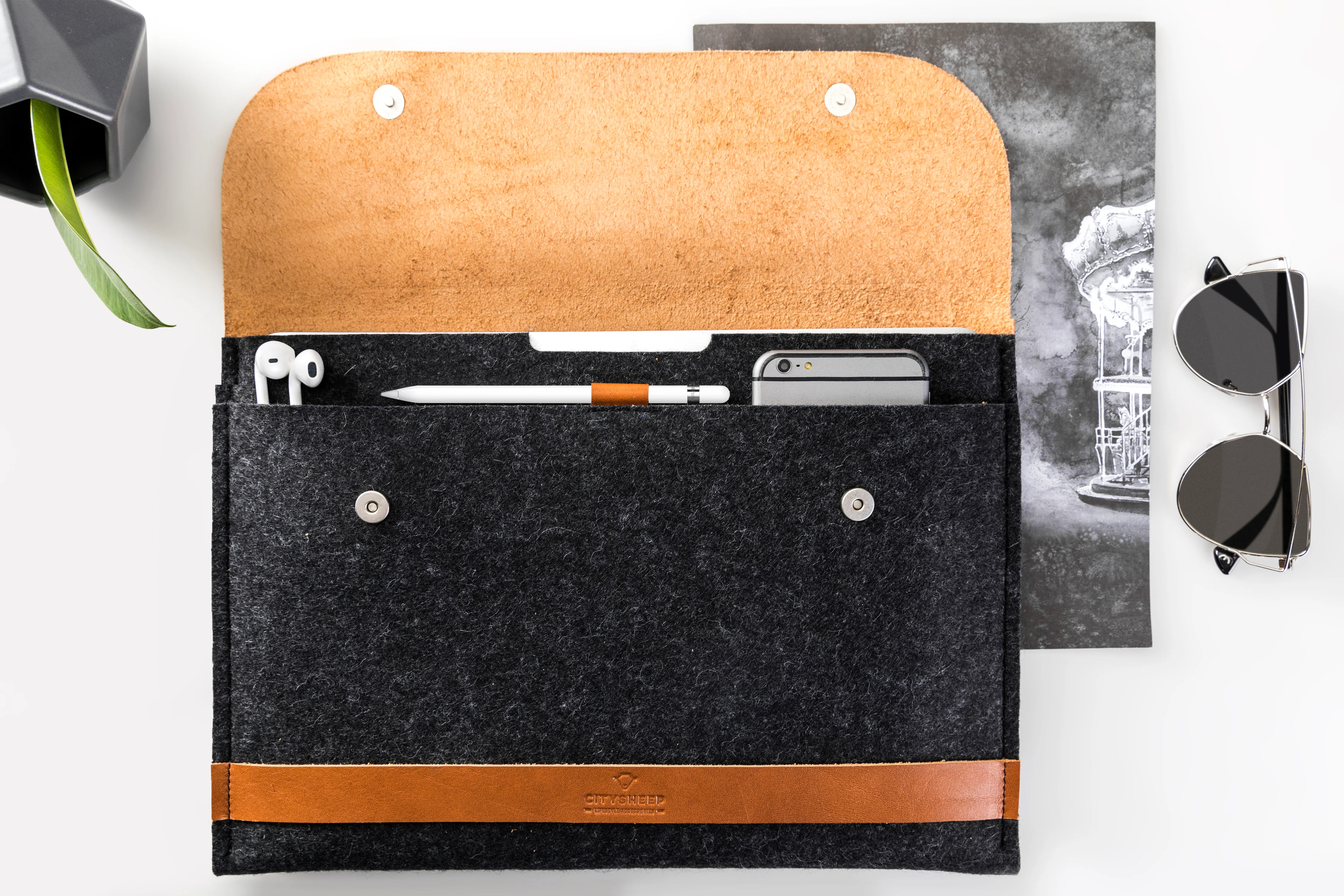 Leather MacBook Case folio CARRY MORE/ Vegetable Tanned/ Anthracite