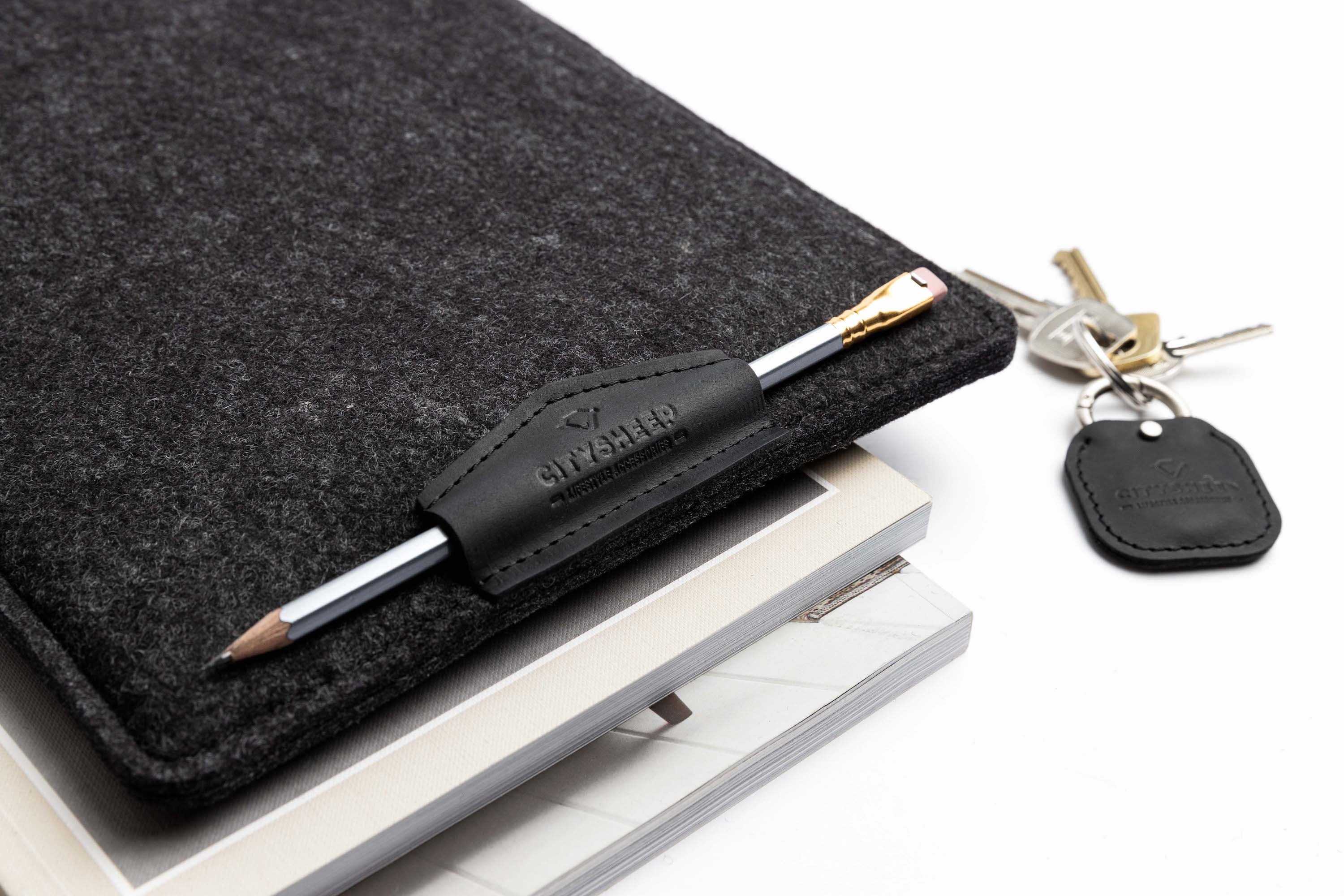 MacBook Laptop Sleeve COMFY/ Dark grey felt & Black leather/