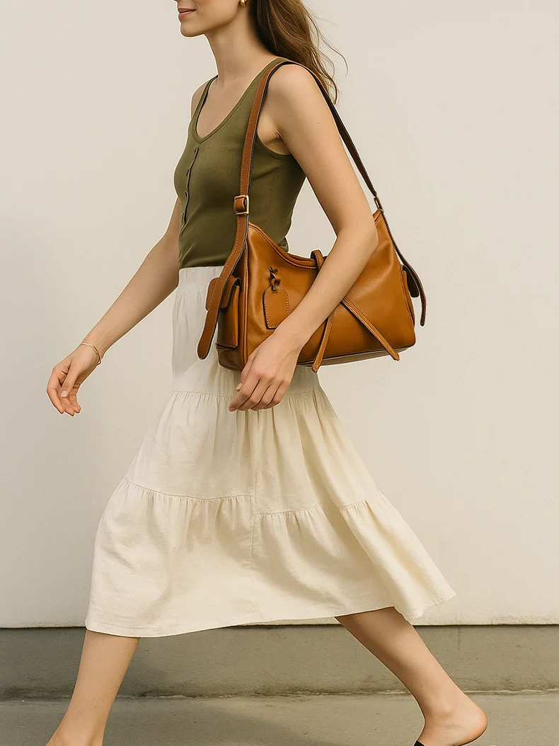 Vintage Saddle Hobo Shoulder Bag – Brown Leather Slouch Bag with Side Pockets