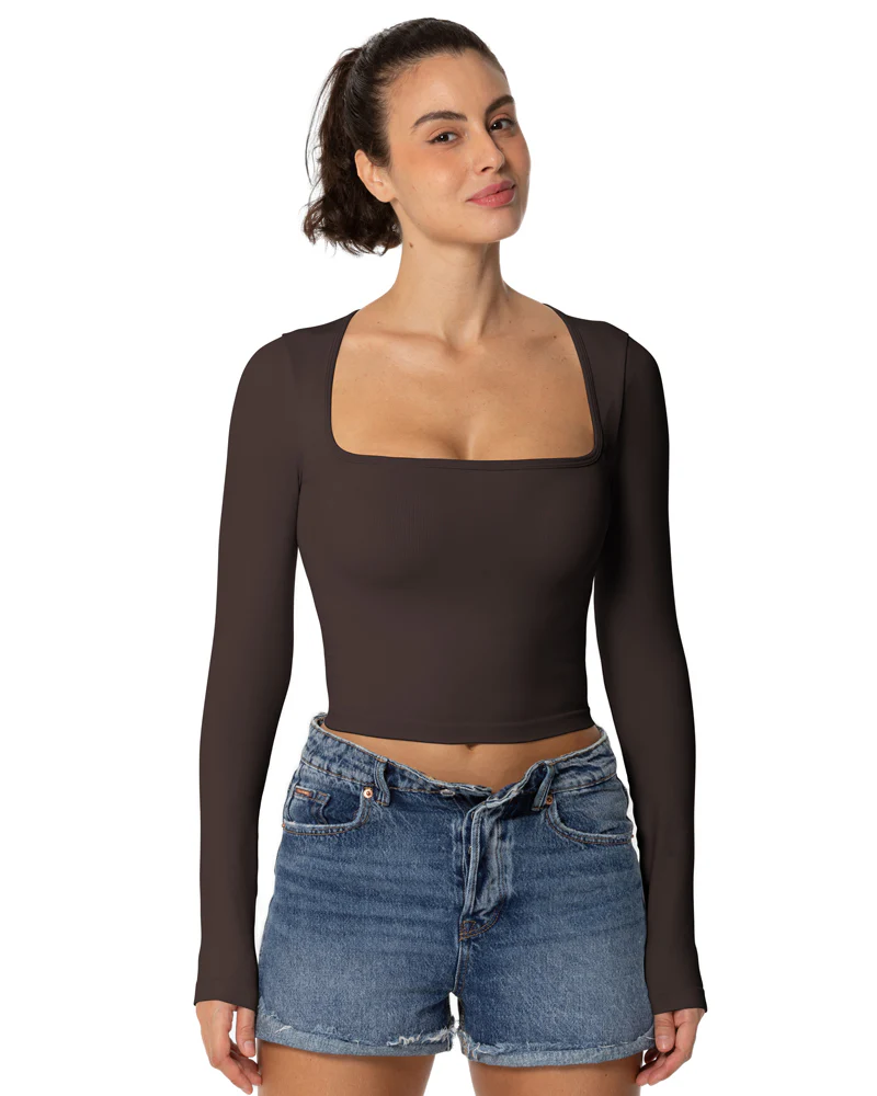Sexy seamless shirt with wide square collar