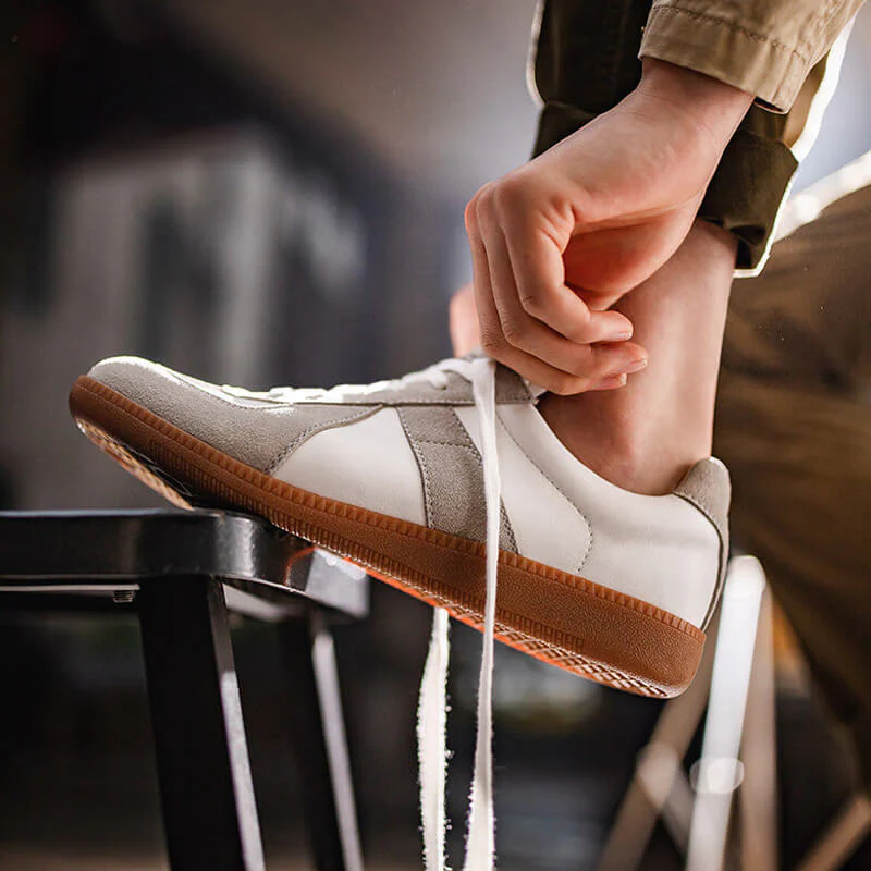 1970s Retro Low Top Skate SneakersGutenberg