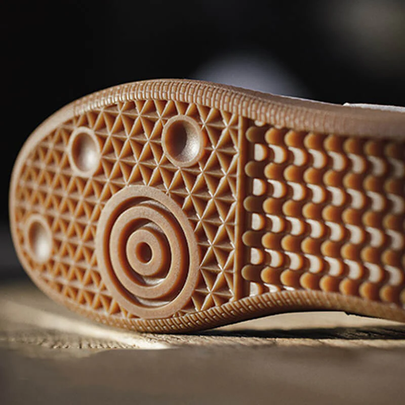 1970s Retro Low Top Skate SneakersGutenberg