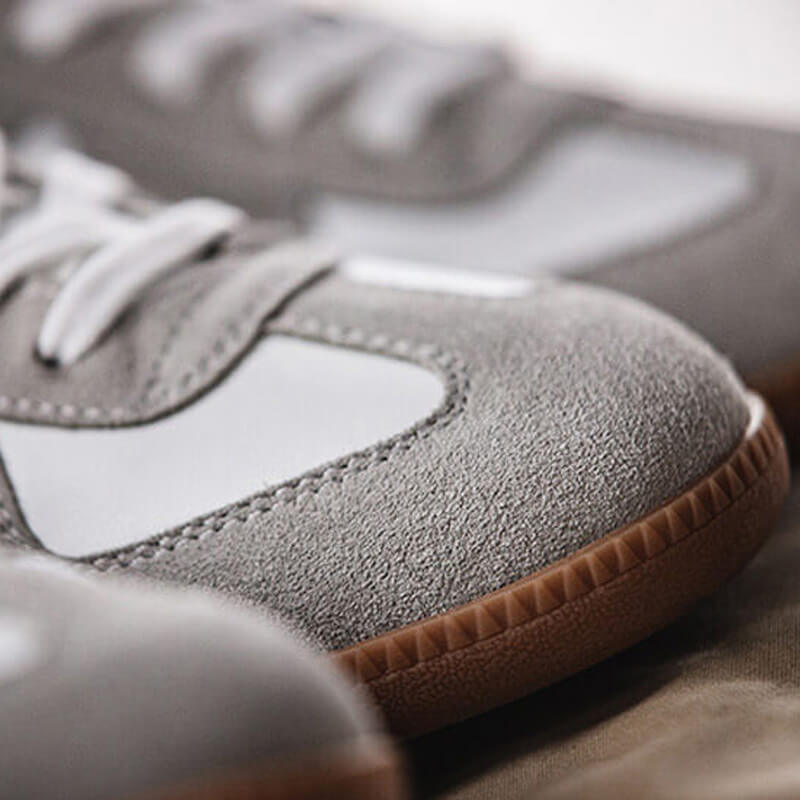 1970s Retro Low Top Skate SneakersGutenberg