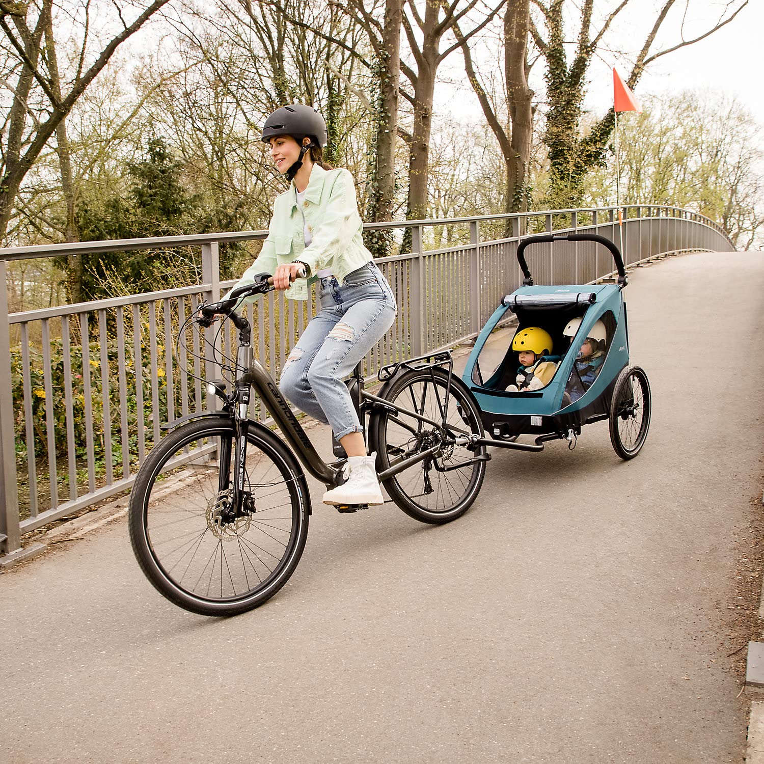 hauck Dryk Duo Plus – 2-in-1 Fahrradanhänger & Kinderwagen für 2 Kinder, mit Federung, LED & XL-Kofferraum