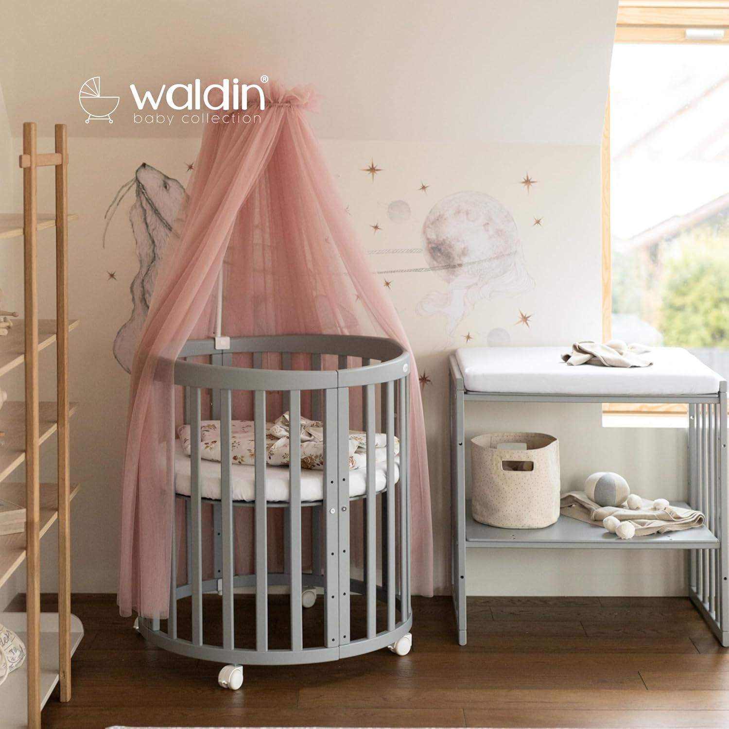 Waldin Oval Baby-Bett 7in1 – Mitwachsend, Gitterbett, Wickelkommode