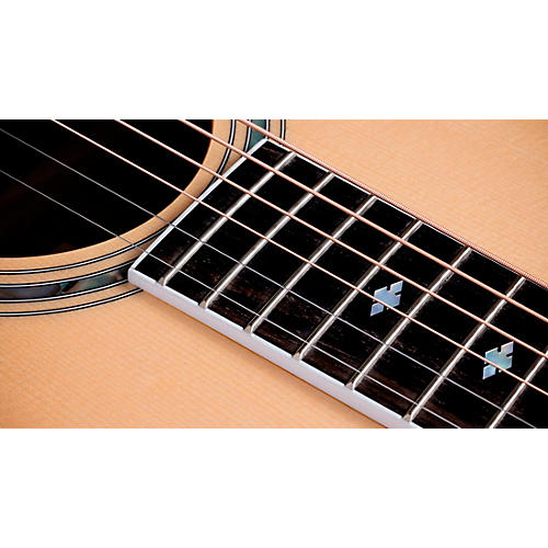 Taylor 810e Legacy Dreadnought Acoustic-Electric Guitar Natural