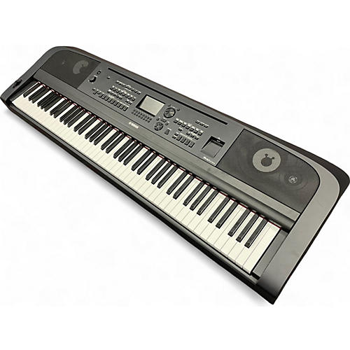 Used Yamaha DGX670 Keyboard Workstation