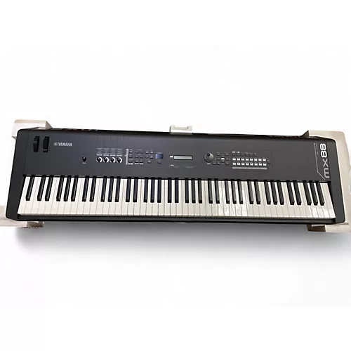 Used Yamaha MX88BK Synthesizer
