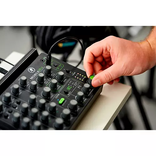 Mackie MobileMix 8-Channel USB-Powerable Mixer With Thump GO Speaker and e 835 Microphone