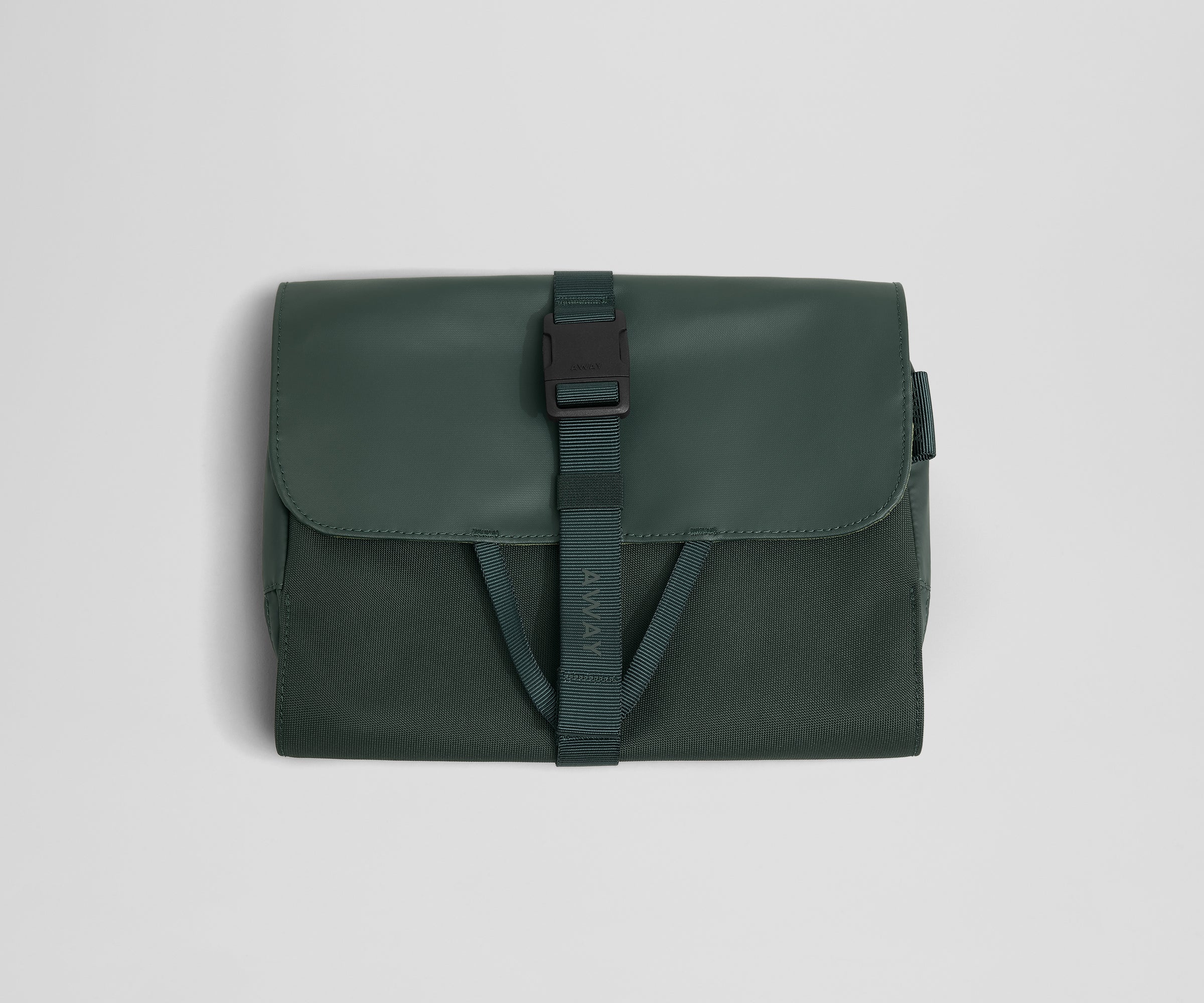 Active Hanging Toiletry Bag in Forest Green