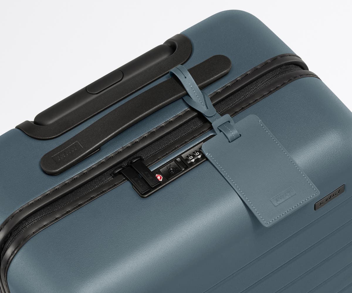 The Luggage Tag in Coast Blue