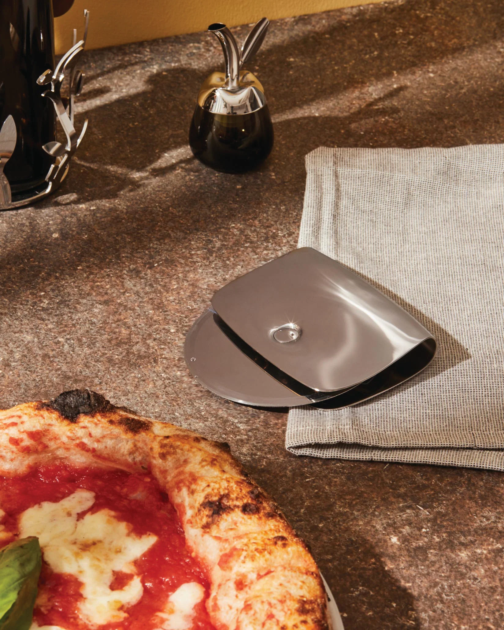 Alessi Taio Pizza wheel Design Valerio Sommella