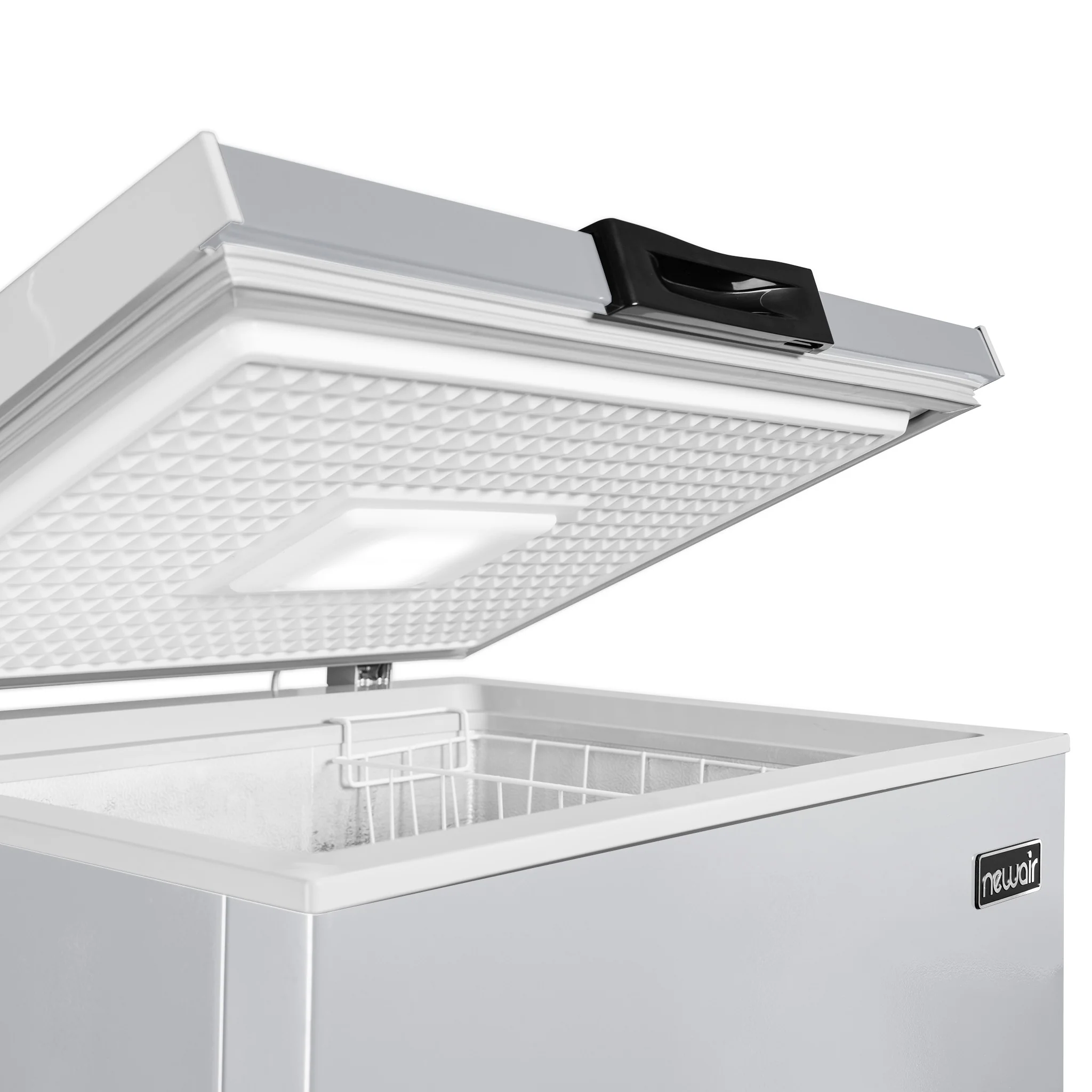 Congélateur coffre mini Newair®, 5 pi³ – Gris froid