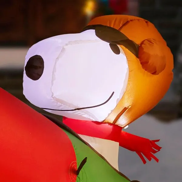 Christmas-2 5 ft pre lit inflatable snoopy in airplane airblown scene peanuts