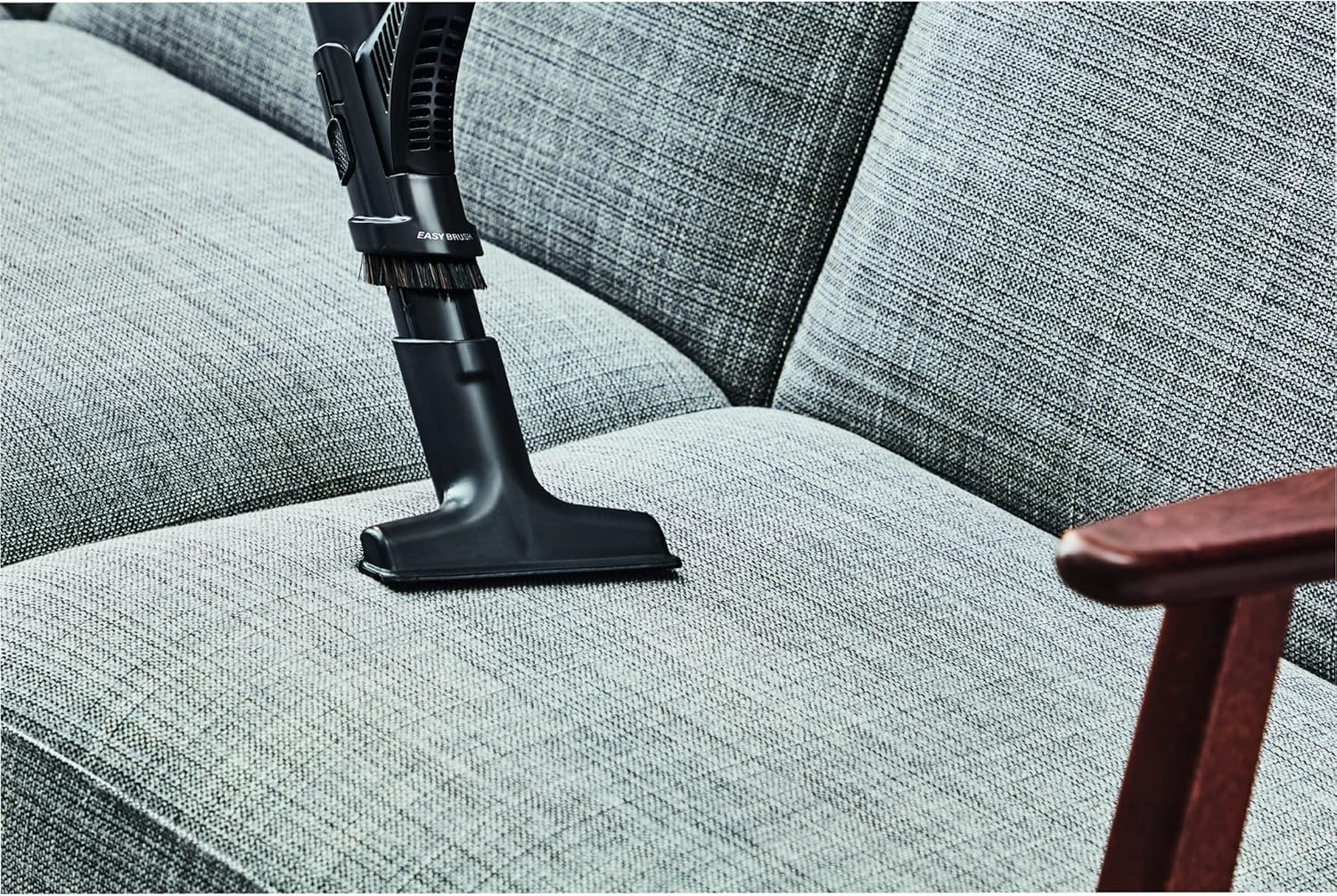 ROWENTA Silence Force Effitech Aspirateur avec Sac, Silencieux 57 DB(A), Basse consommation, Haute Filtration, Rayon d'action 12 m, Fabriqué en France RO7451EA, Bleu