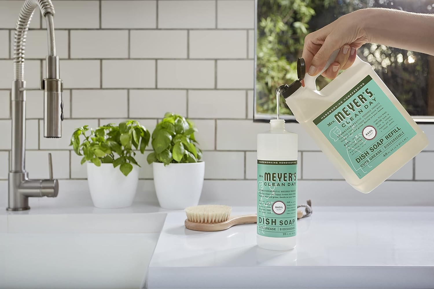 Mrs. Meyer's Liquid Dish Soap, Biodegradable Formula, Basil, 16 fl. oz - Pack of 3