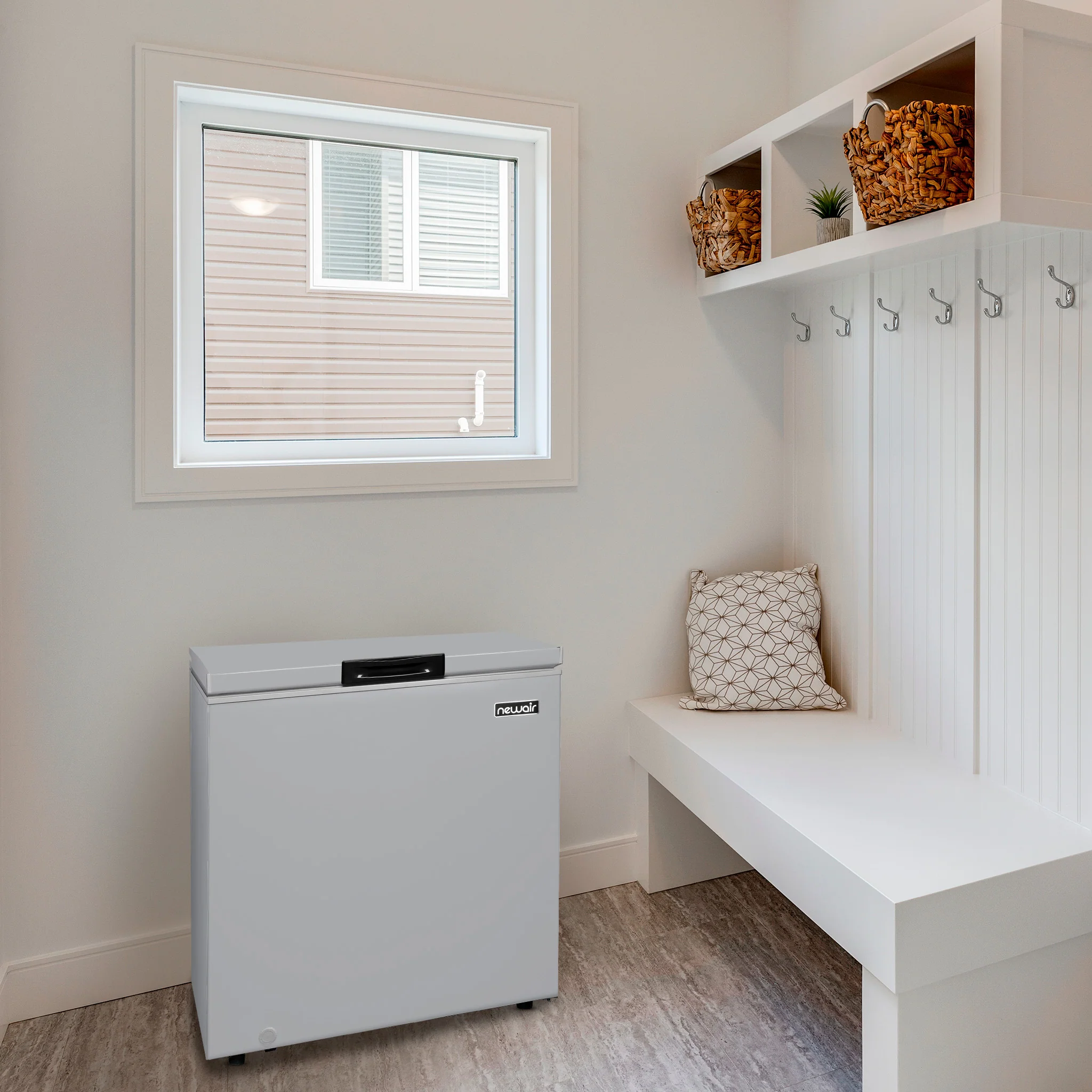 Congélateur coffre mini Newair®, 5 pi³ – Gris froid