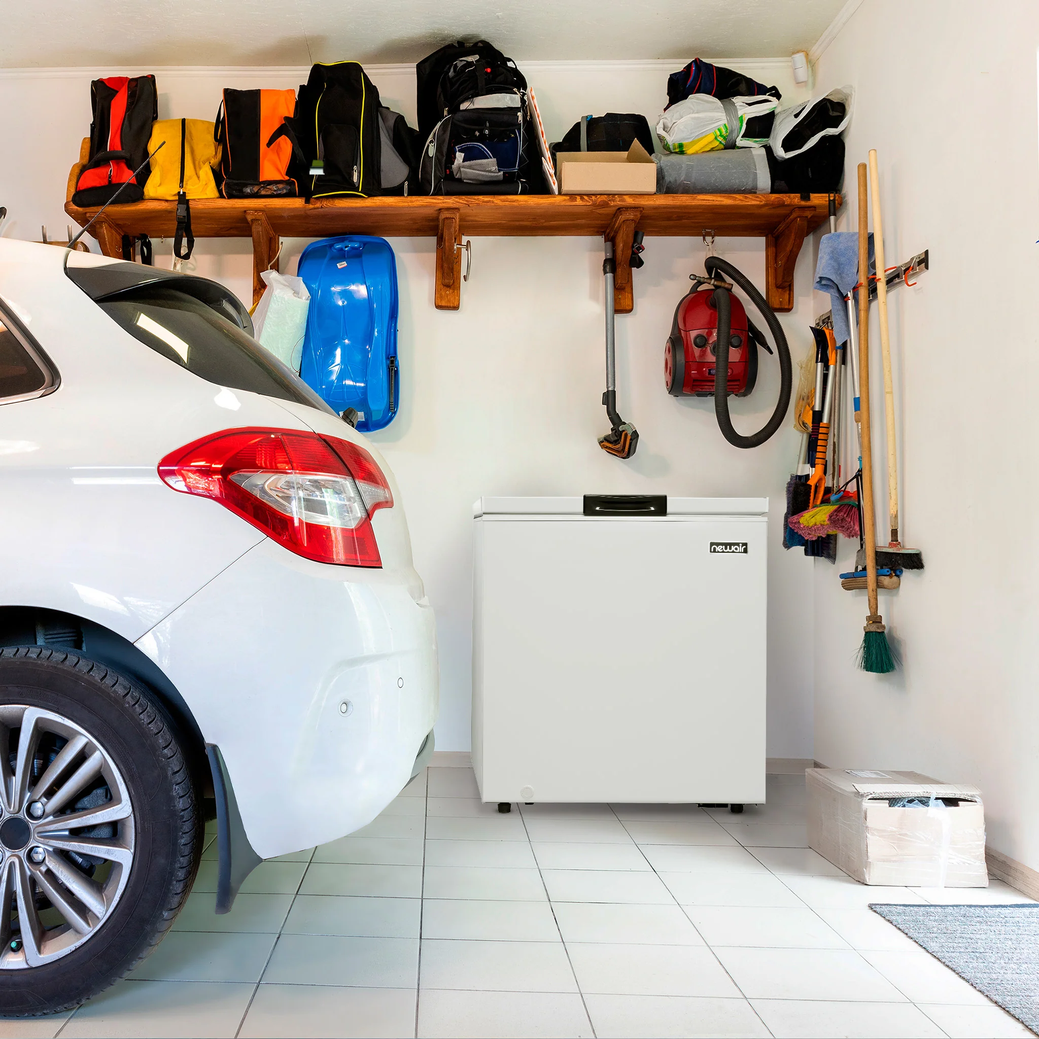 Congélateur coffre mini Newair®, 5 pi³ – Gris froid