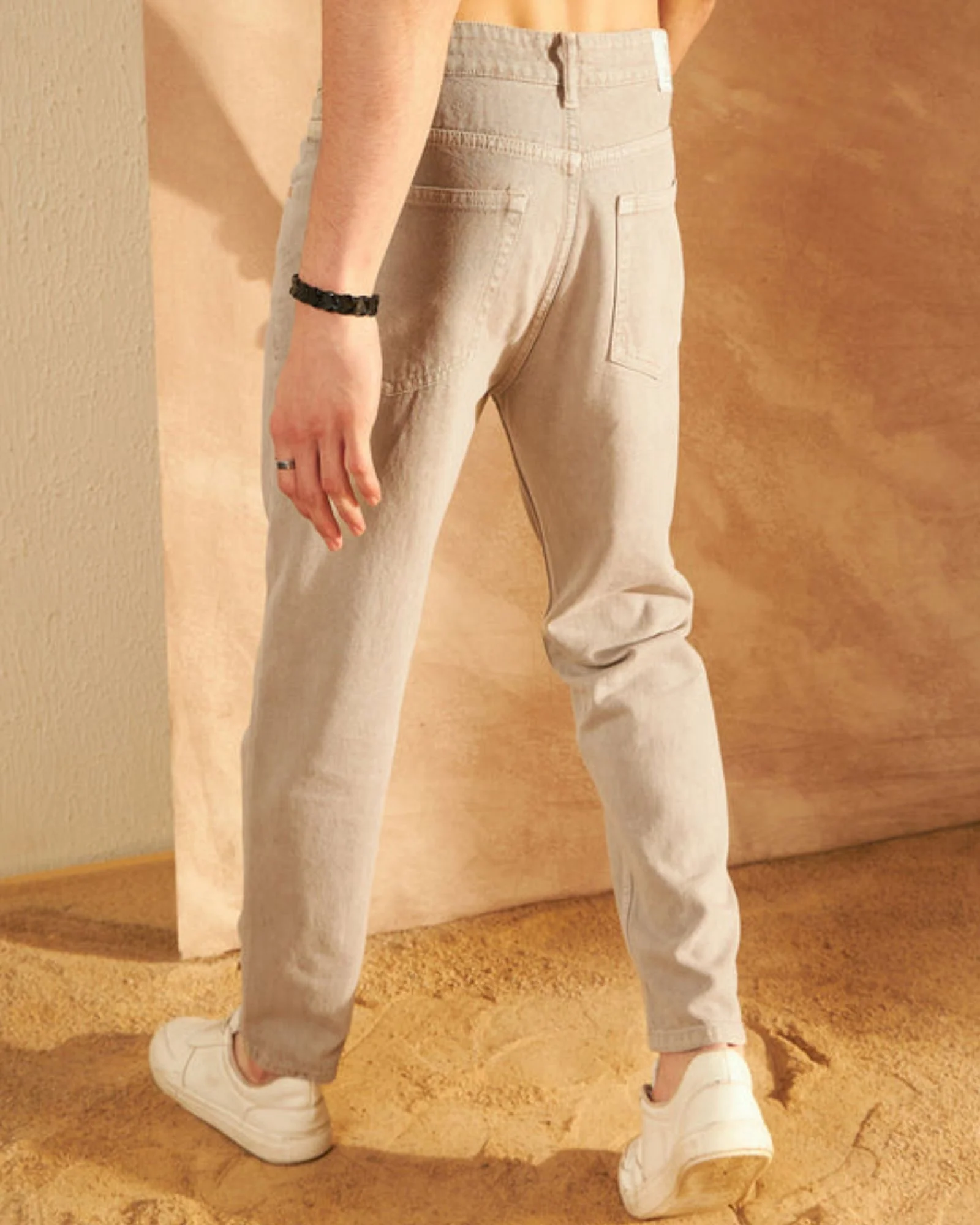 Beige: Mom Fit Jeans