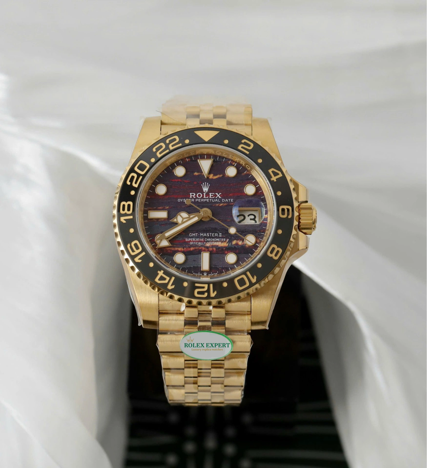 Superclone Rolex GMT-Master II 40 mm 126718GRNR Tiger Iron Dial