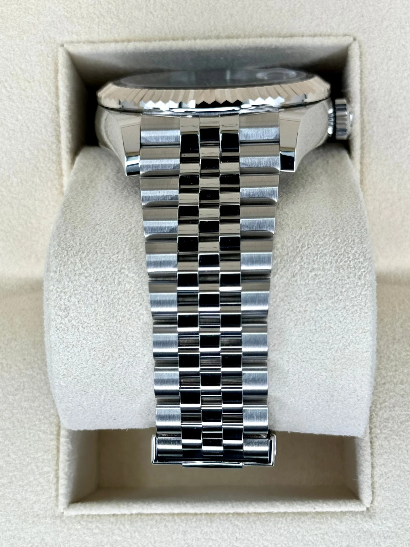 Superclone Rolex Sky-Dweller 42 mm Bright blue Dial 336934 Jubilee