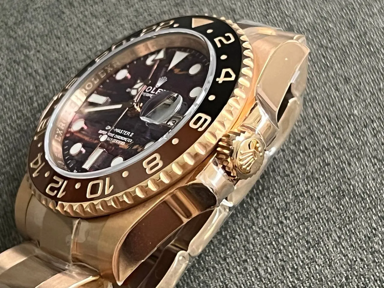 Superclone Rolex GMT-Master II 40 mm 126715CHNR Tiger Iron Dial